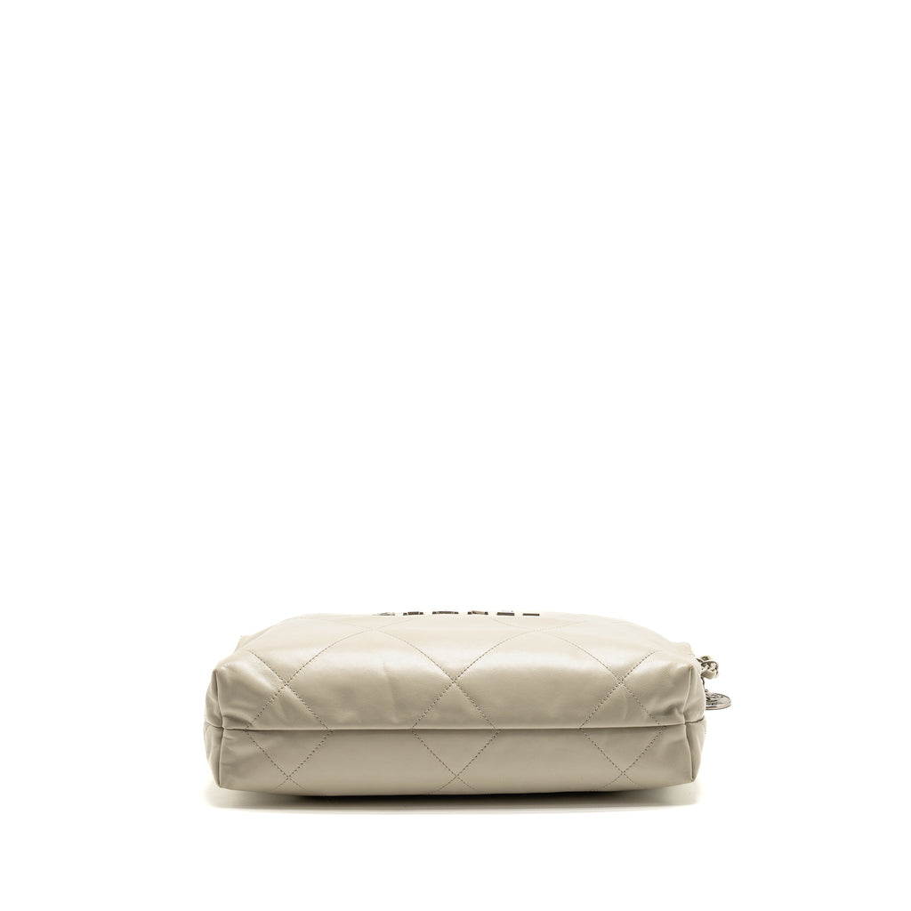 CHANEL SMALL 22 SHINY CALFSKIN LIGHT GREY SHW (MICROCHIP)