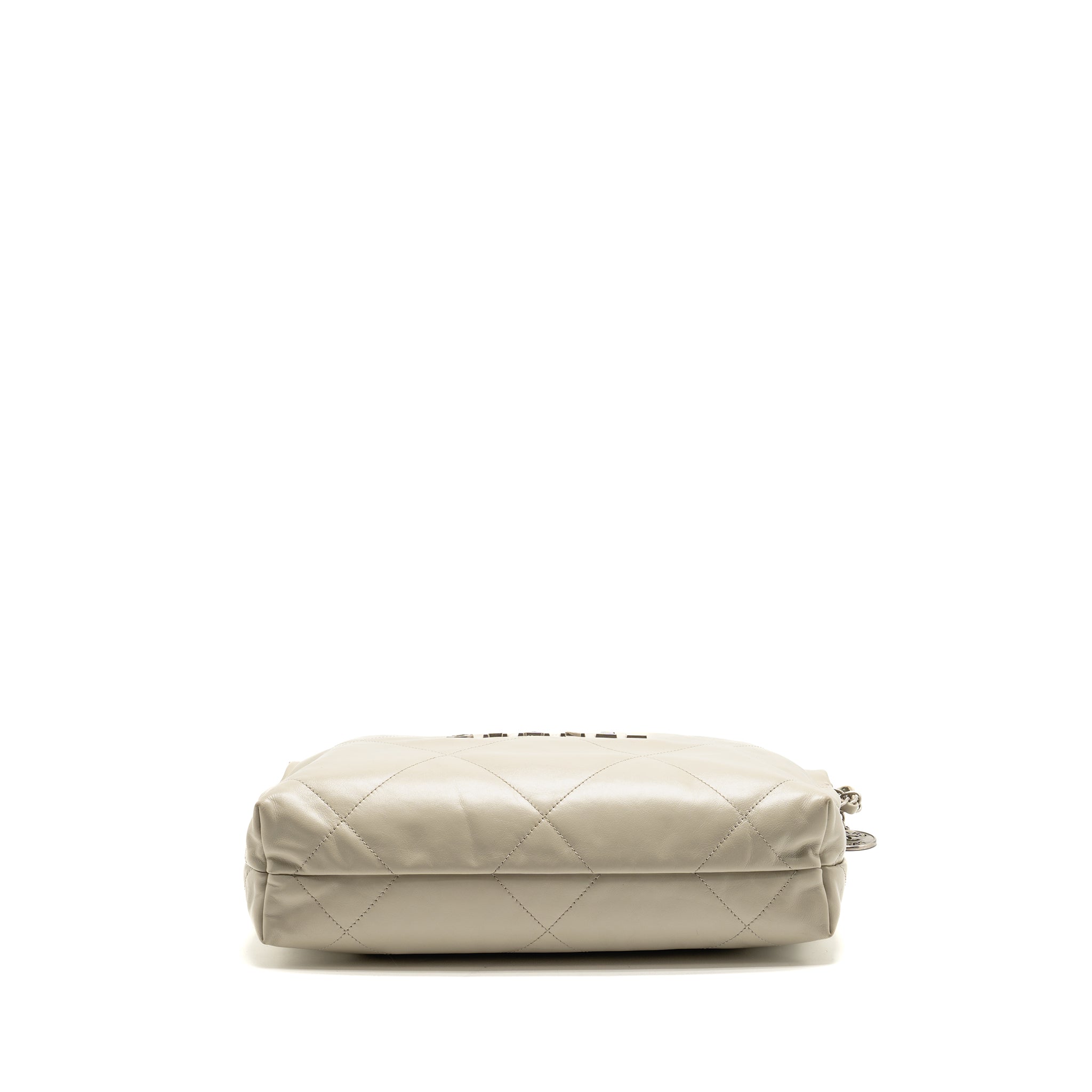 CHANEL SMALL 22 SHINY CALFSKIN LIGHT GREY SHW (MICROCHIP)