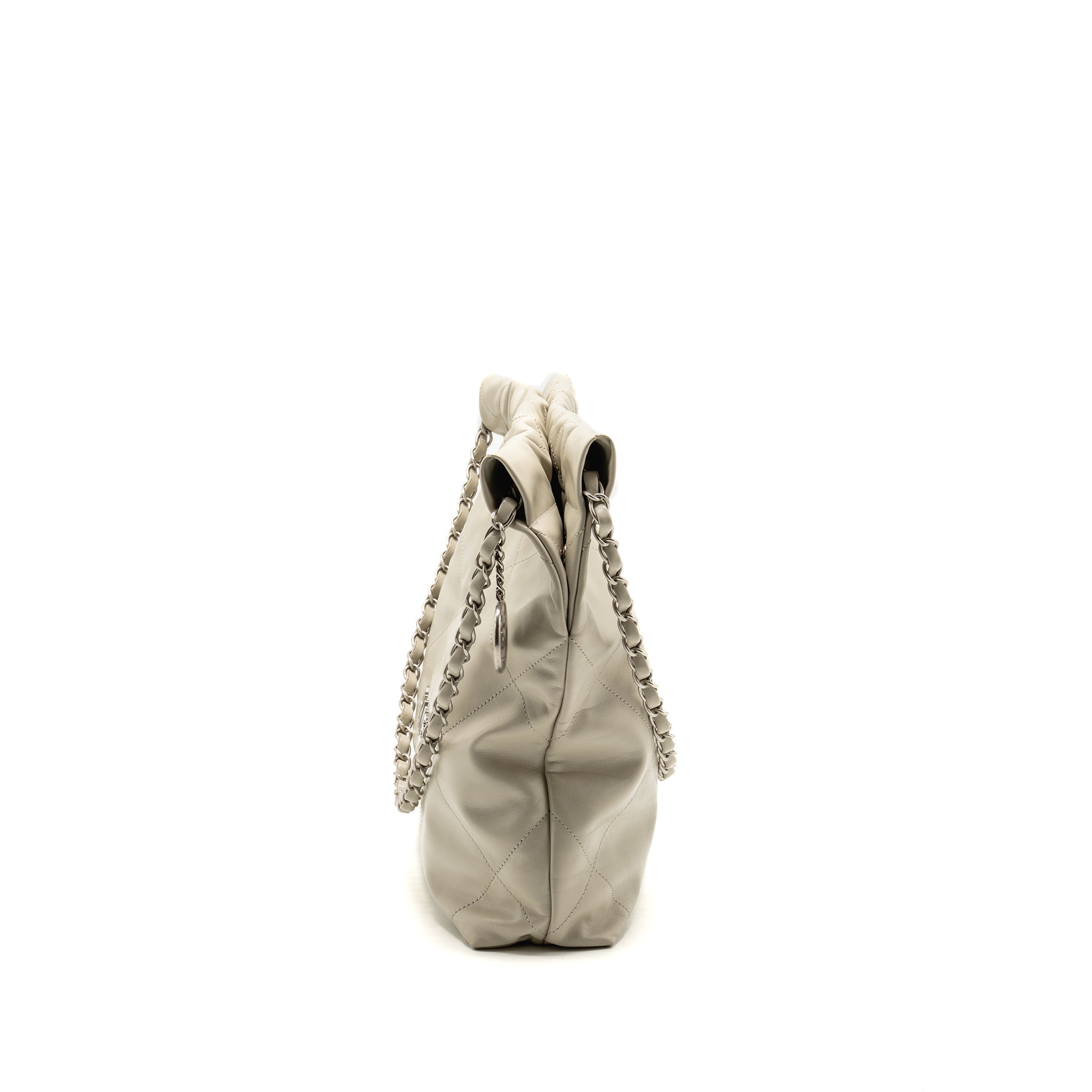 CHANEL SMALL 22 SHINY CALFSKIN LIGHT GREY SHW (MICROCHIP)
