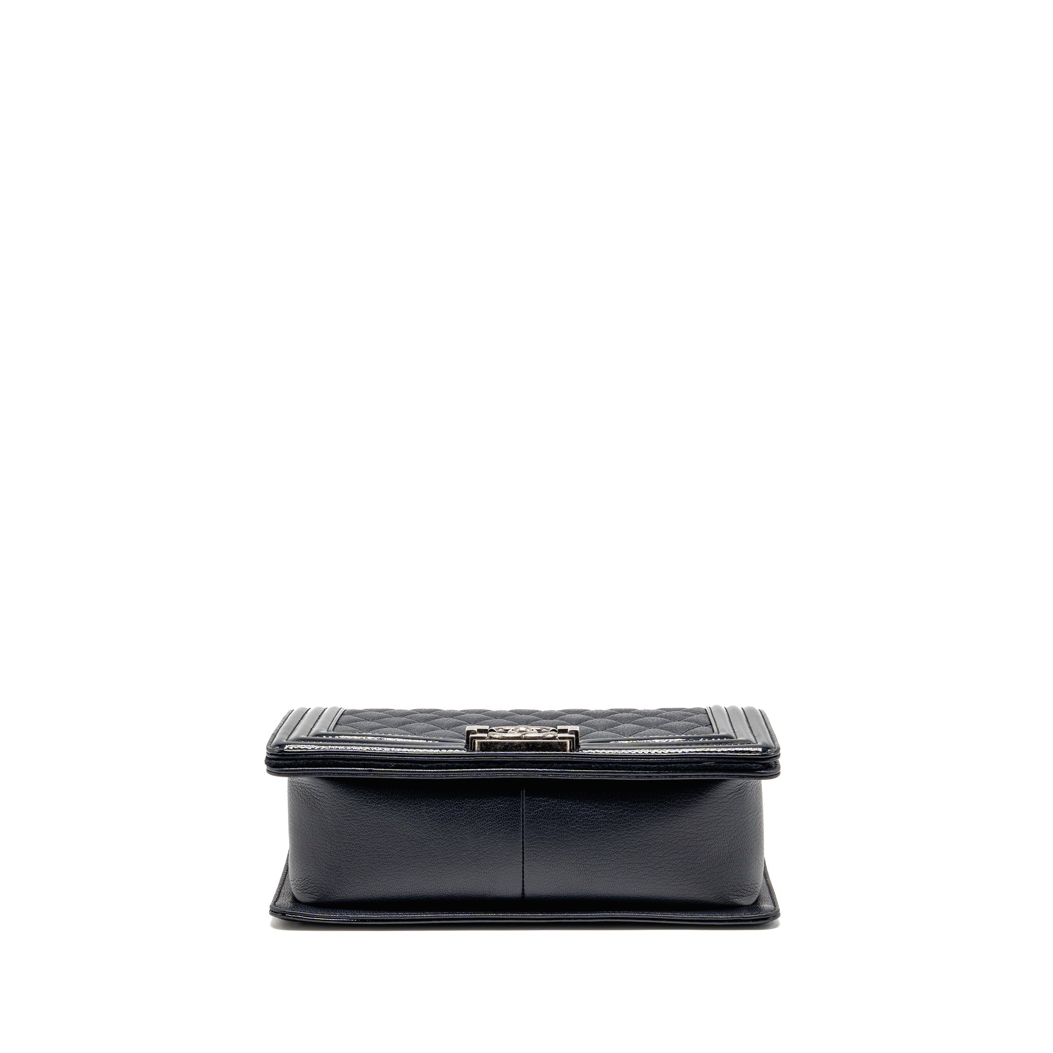CHANEL MEDIUM BOY BAG GRAINED CALFSKIN NAVY RUTHENIUM HARDWARE
