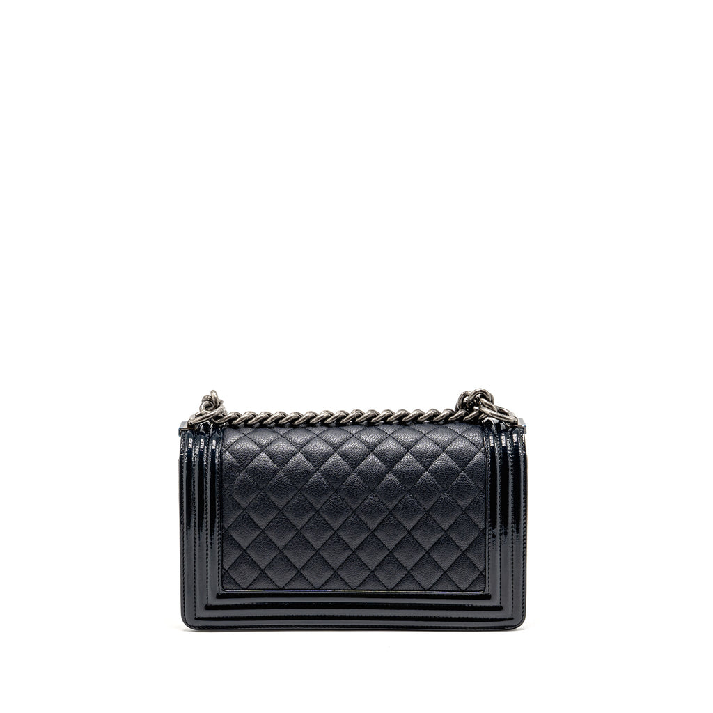 CHANEL MEDIUM BOY BAG GRAINED CALFSKIN NAVY RUTHENIUM HARDWARE