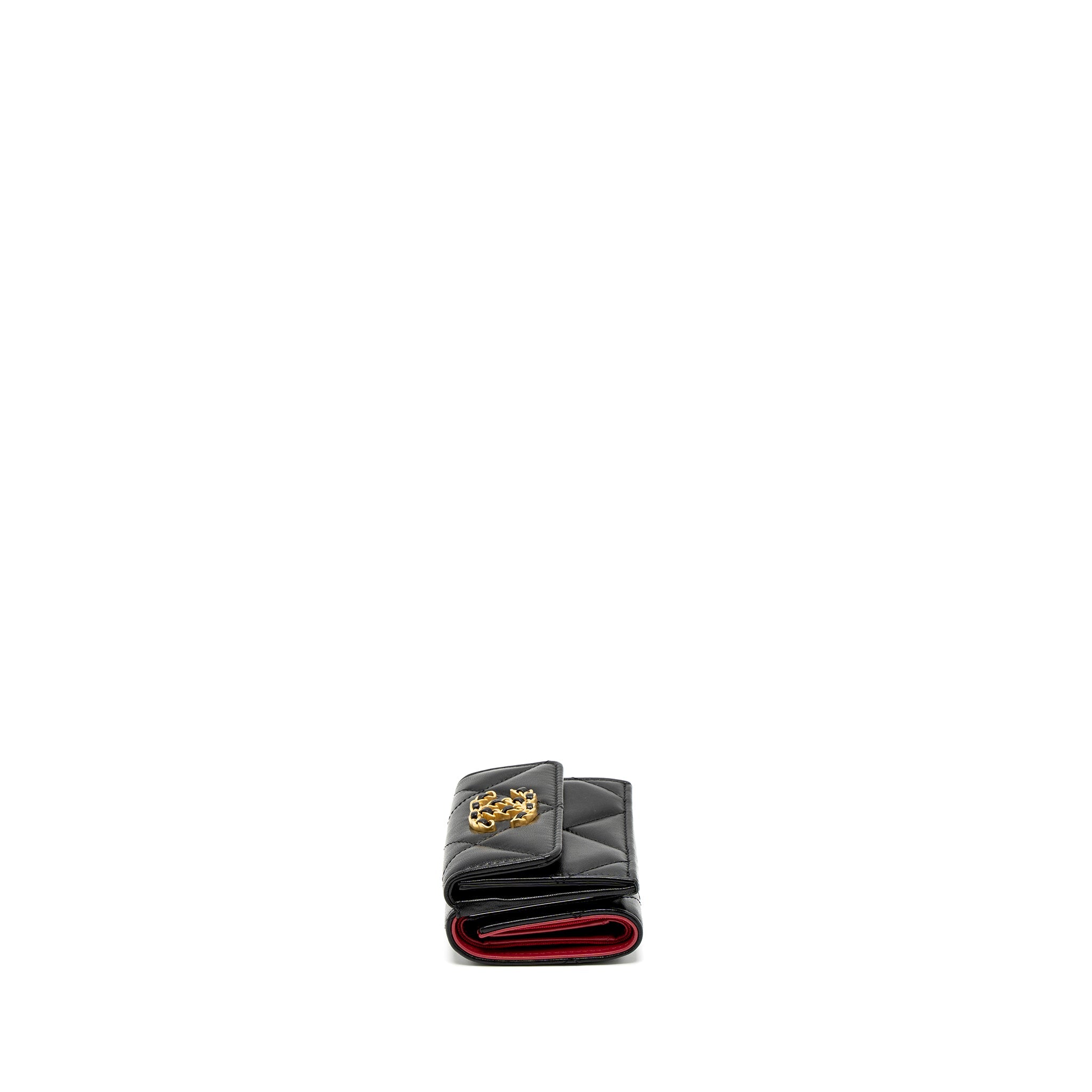 CHANEL 19 FLAP COMPACT WALLET LAMBSKIN BLACK GHW (MICROCHIP)