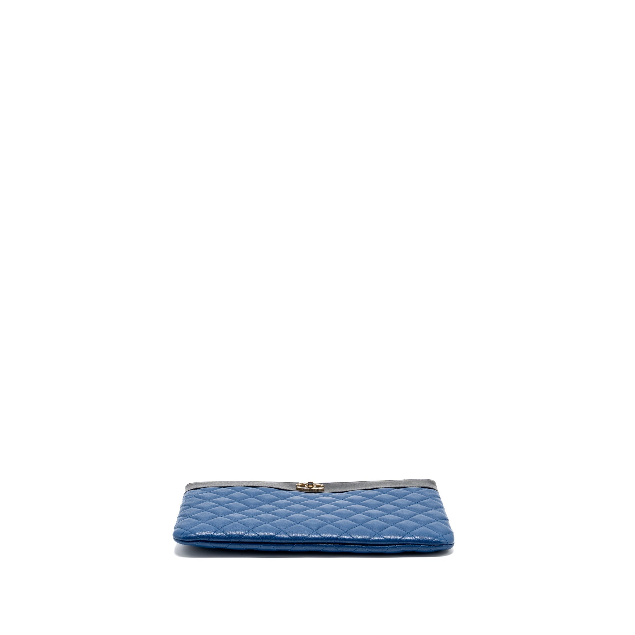 CHANEL CC LOGO QUILTED ZIP POUCH / CLUTCH SHINY SHEEPSKIN BLACK/ BLUE GHW