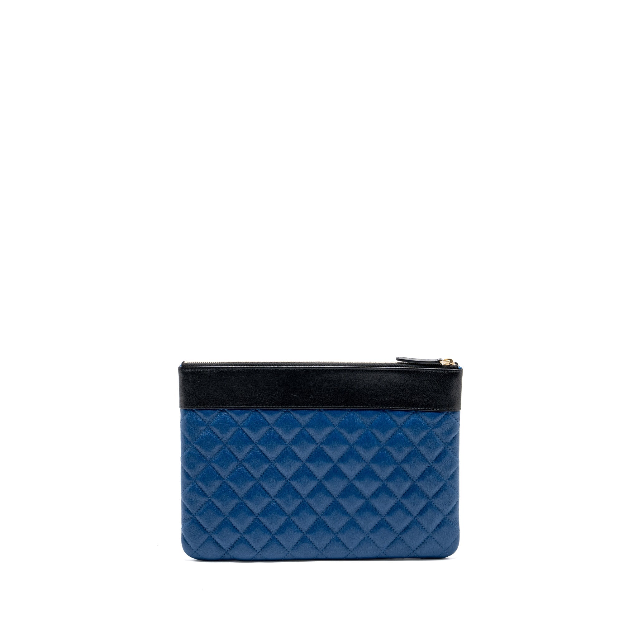 CHANEL CC LOGO QUILTED ZIP POUCH / CLUTCH SHINY SHEEPSKIN BLACK/ BLUE GHW