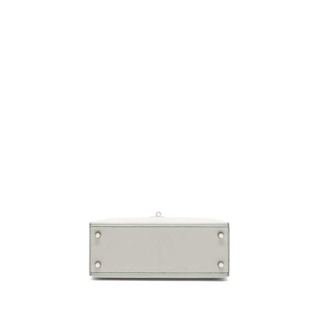 HERMES KELLY 25 CHEVRE MYSORE LEATHER GRIS PERLE / MALACHITE / VERT EMERAUDE BRUSHED SHW