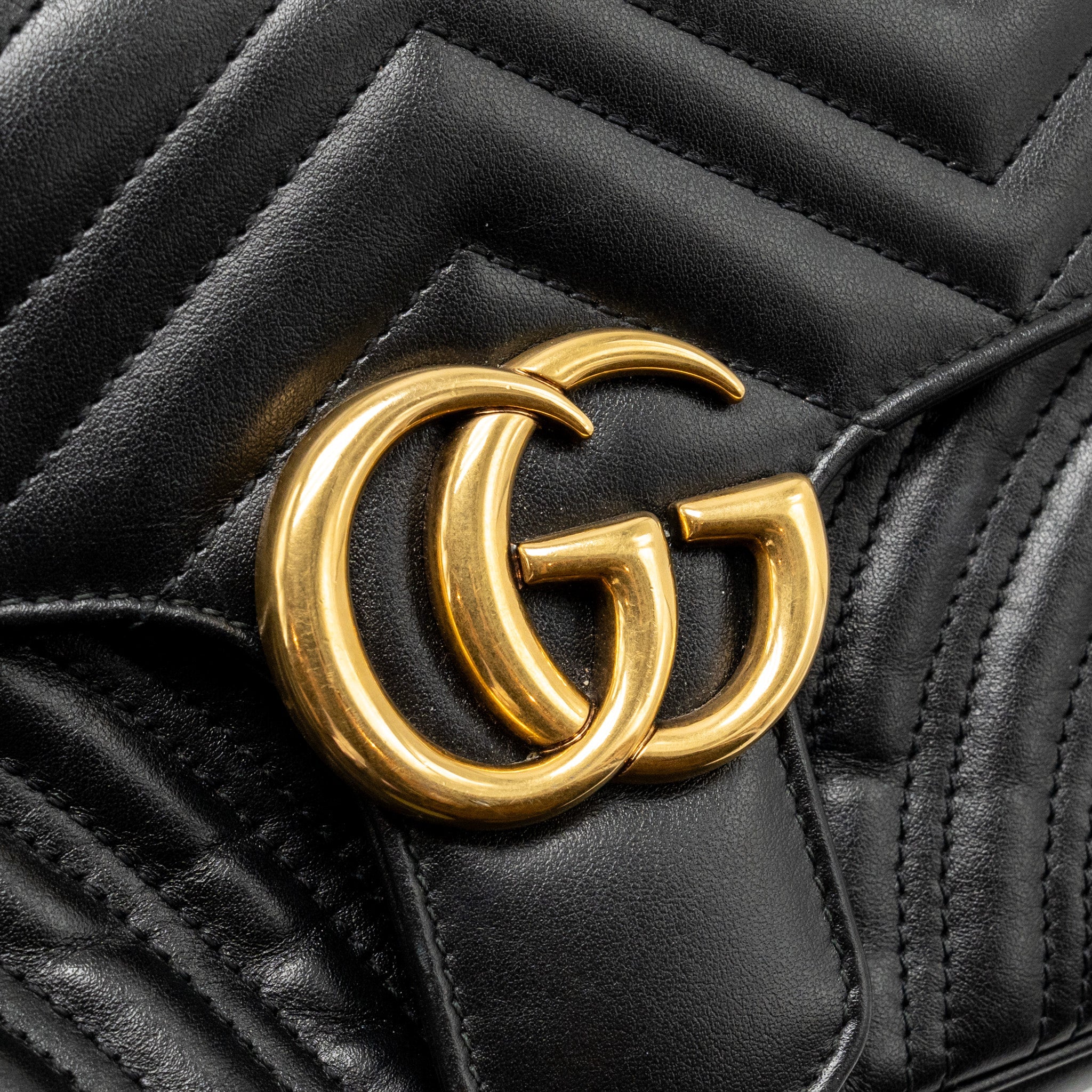 GUCCI MEDIUM GG MARMONT BAG CALFSKIN BLACK GHW