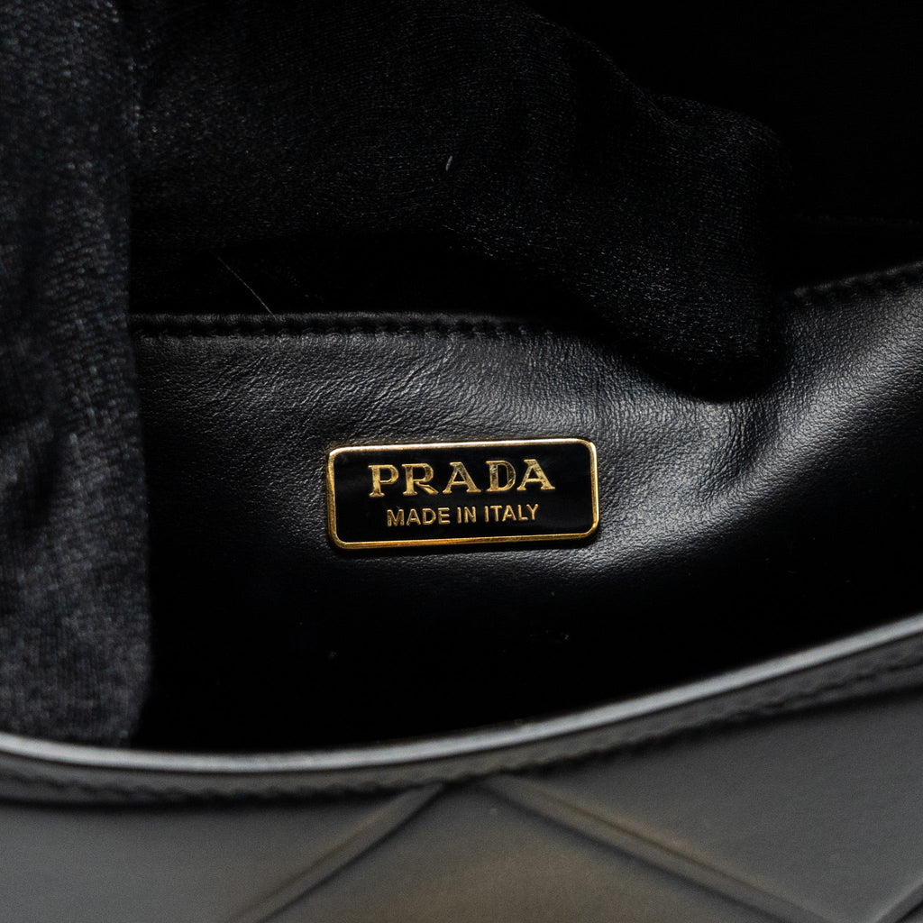 PRADA PATTINA IN PELLE CALFSKIN BLACK GHW