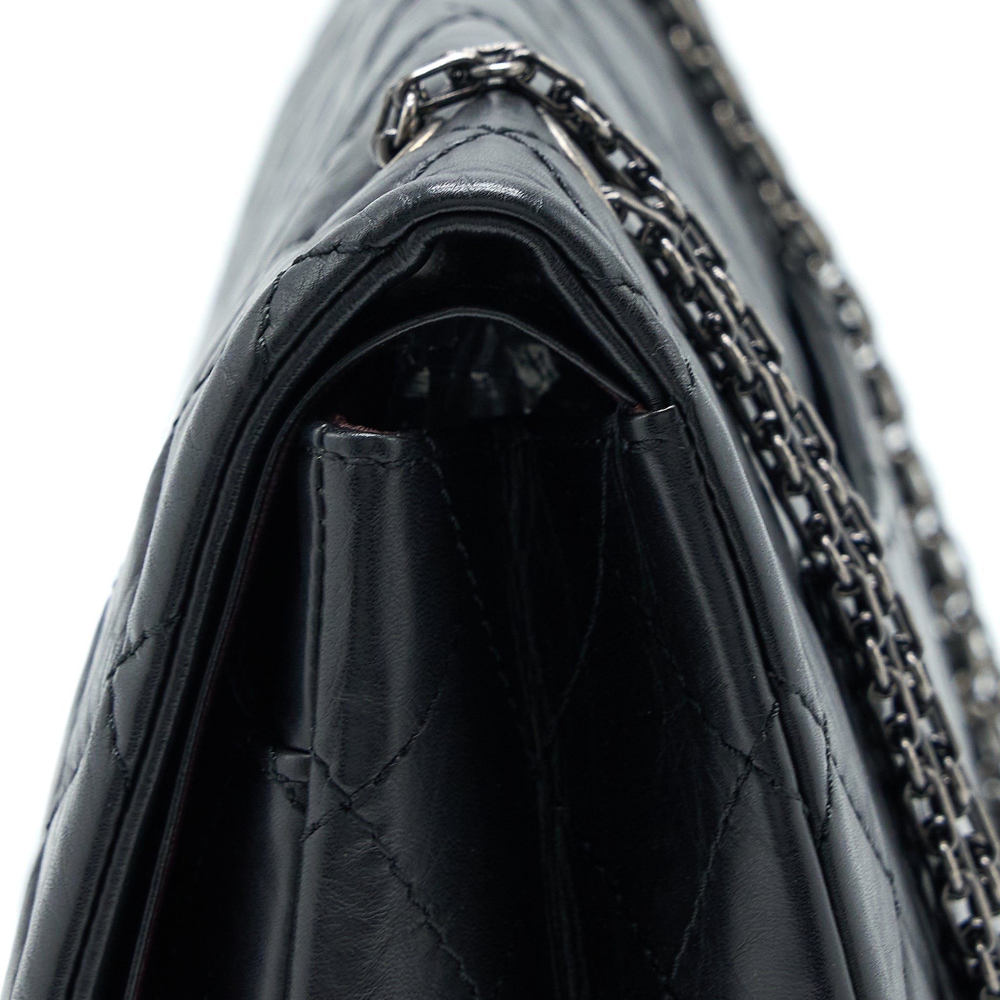 CHANEL 2.55 REISSUE 227 AGED CALFSKIN BLACK RUTHENIUM SHW