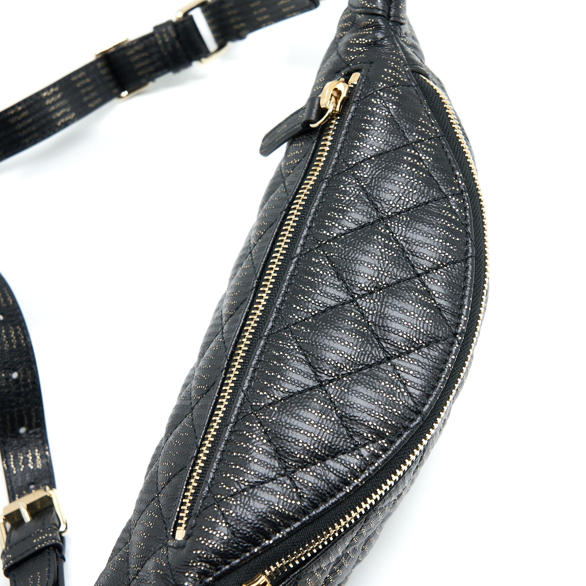 CHANEL SEASONAL WAIST BAG CALFSKIN BLACK/GOLD GHW