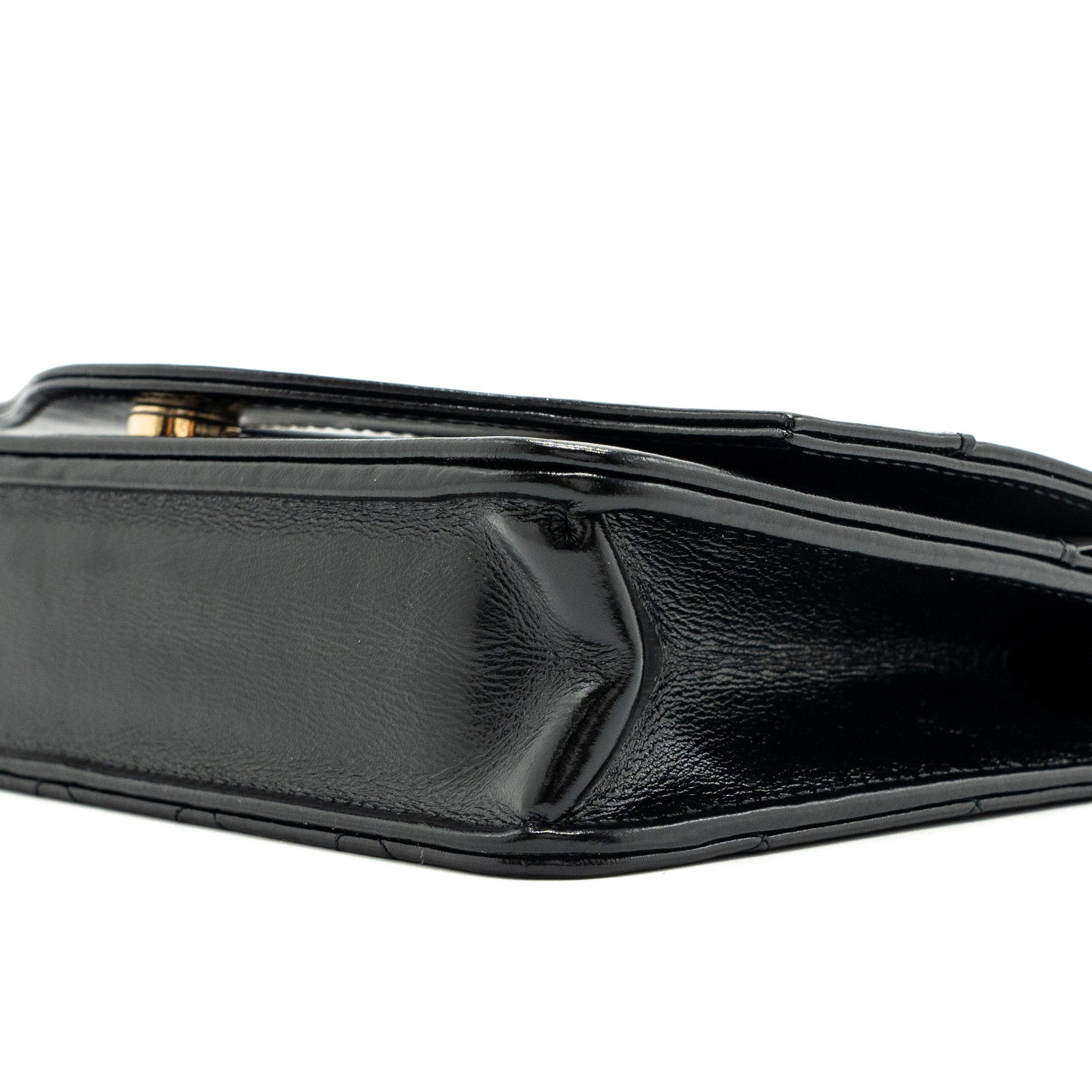 CHANEL 24C 31 WALLET ON CHAIN SHINY CALFSKIN BLACK LGHW (MICROCHIP)