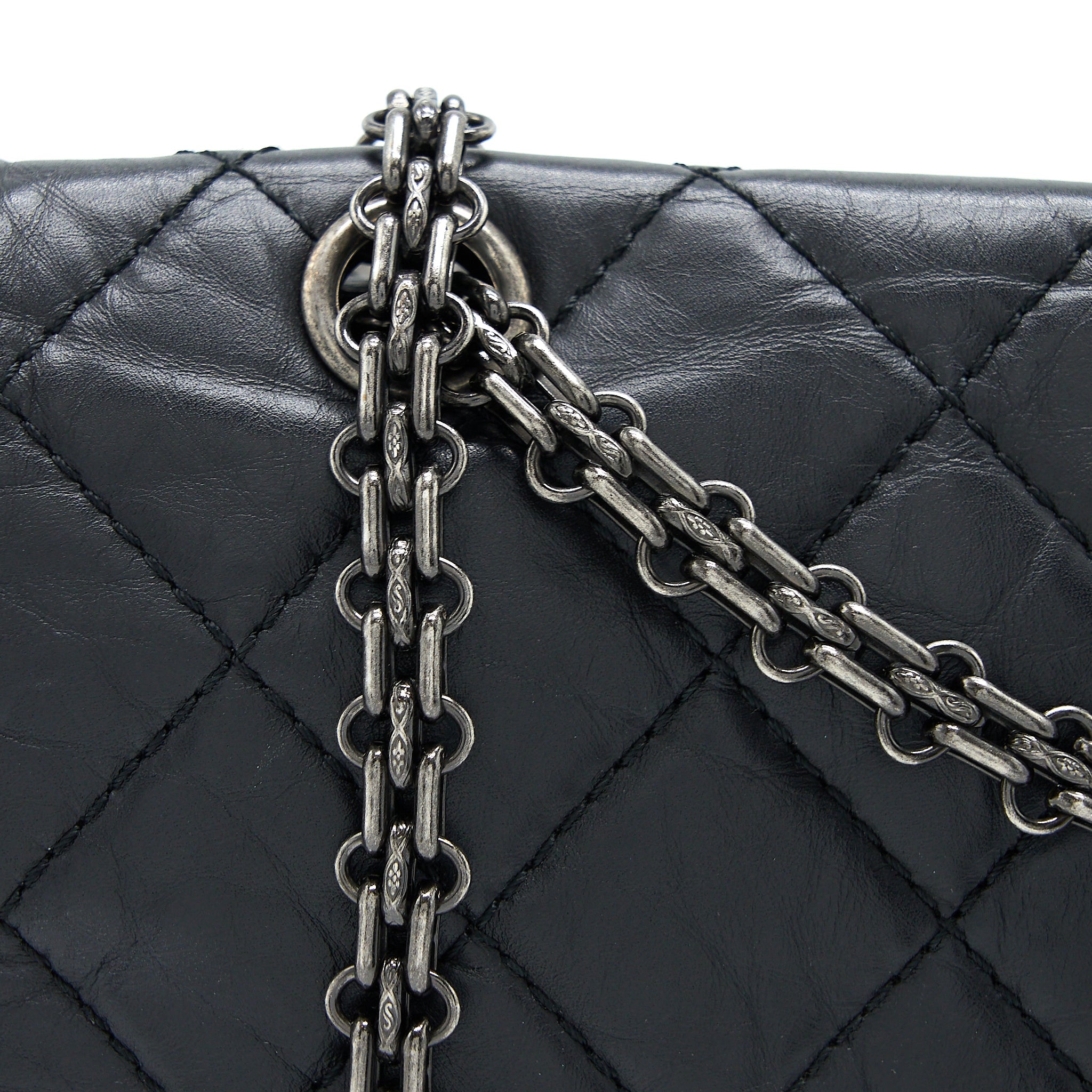CHANEL 2.55 REISSUE 227 AGED CALFSKIN BLACK RUTHENIUM SHW