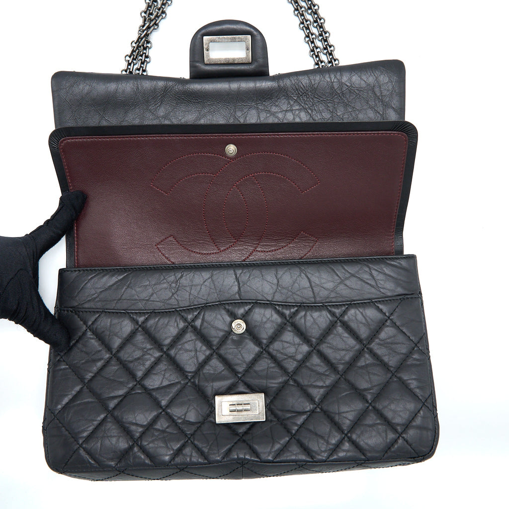 CHANEL 2.55 REISSUE 227 AGED CALFSKIN BLACK RUTHENIUM SHW