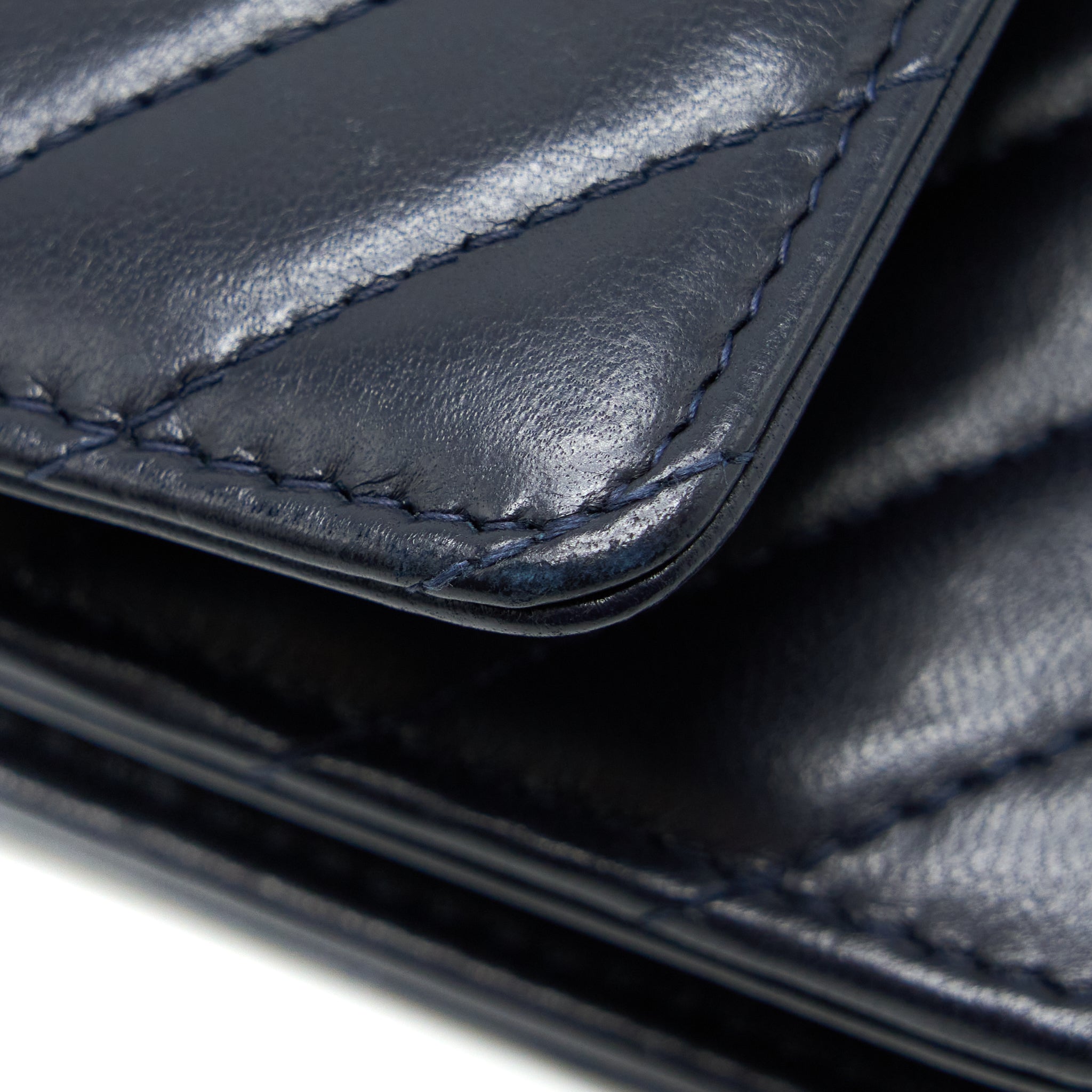 CHANEL WALLET ON CHAIN CHEVRON LAMBSKIN NAVY SHW