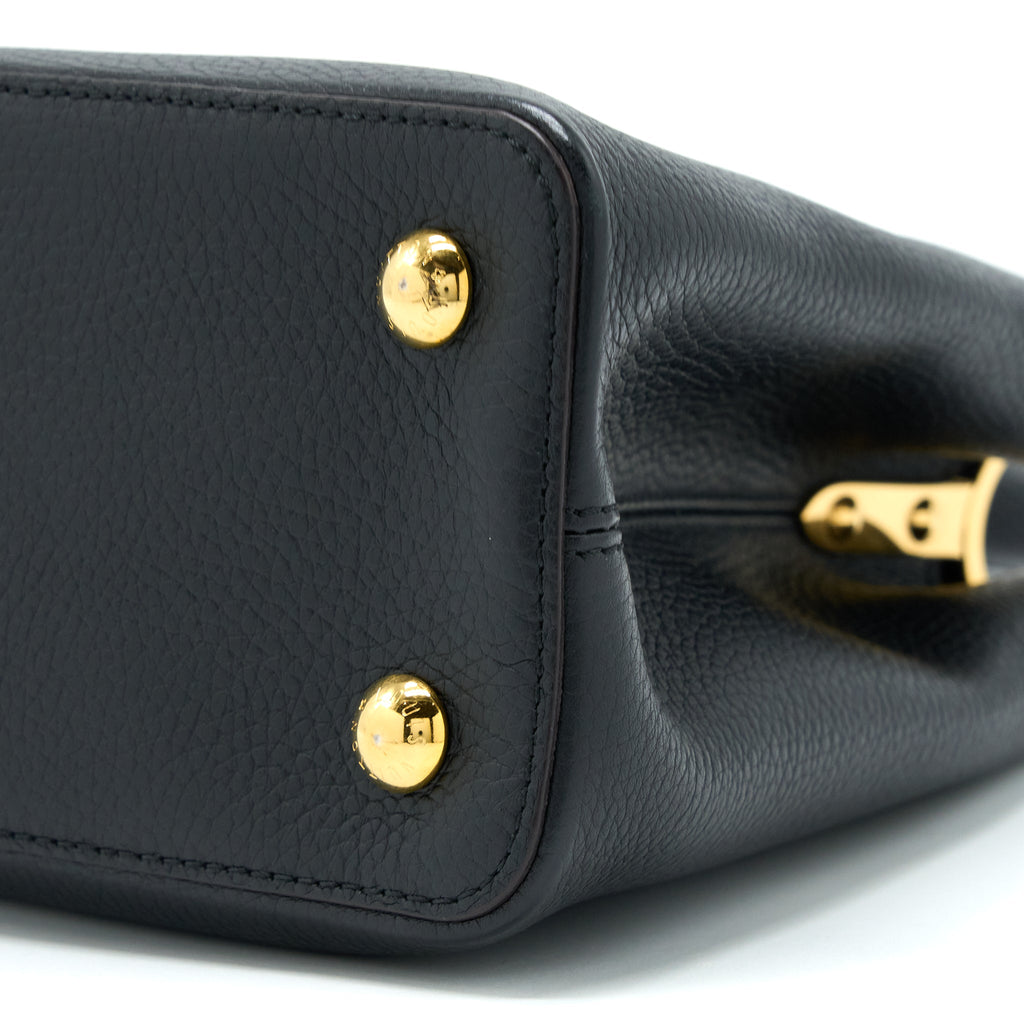 LOUIS VUITTON CAPUCINES MM TAURILLON BLACK GHW