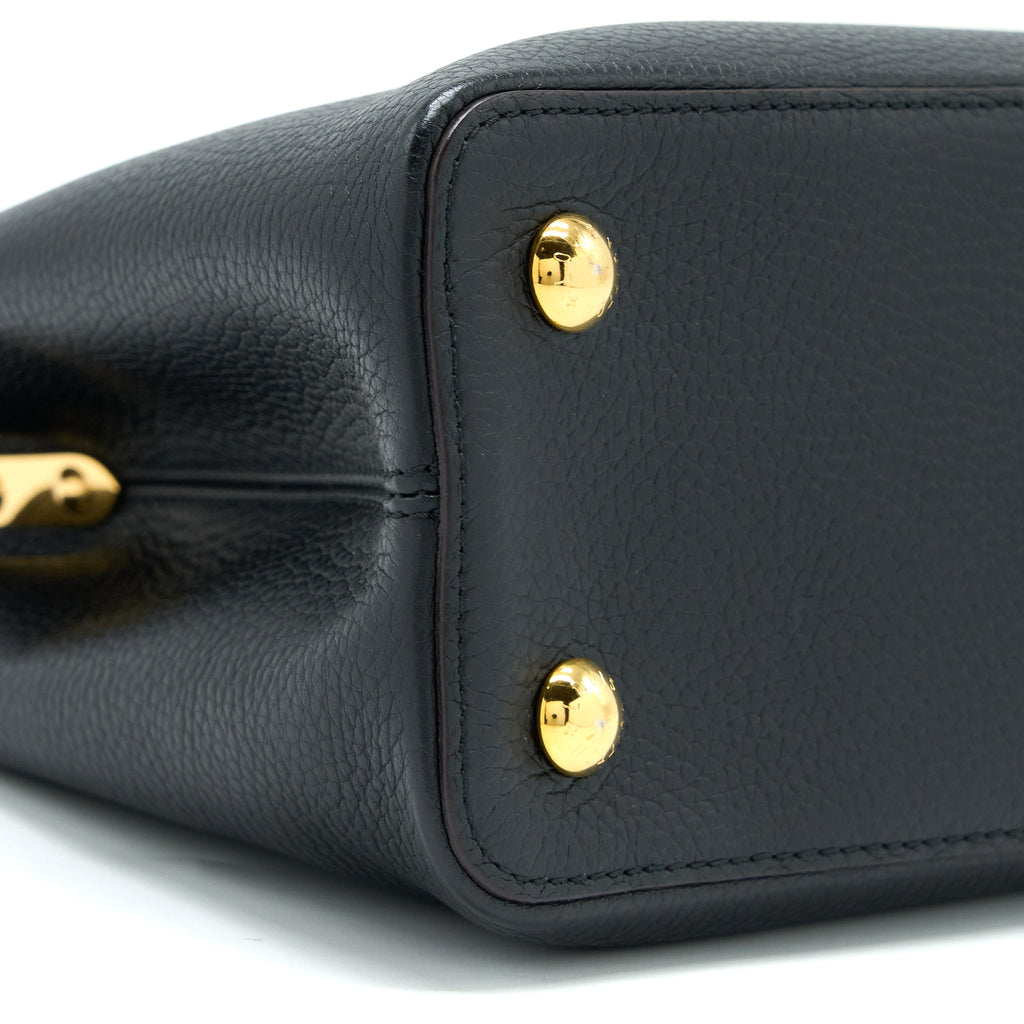 LOUIS VUITTON CAPUCINES MM TAURILLON BLACK GHW