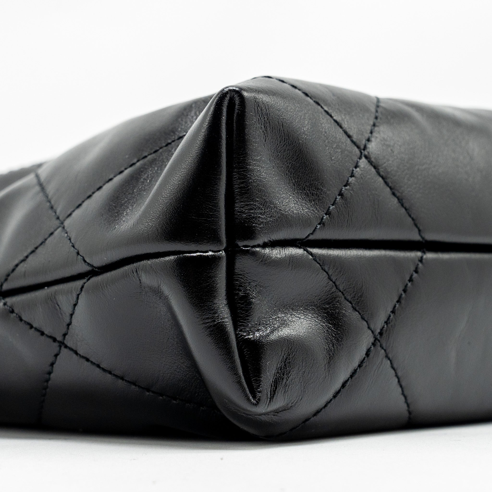 CHANEL MINI 22 BAG SHINY CALFSKIN BLACK GHW (MICROCHIP)