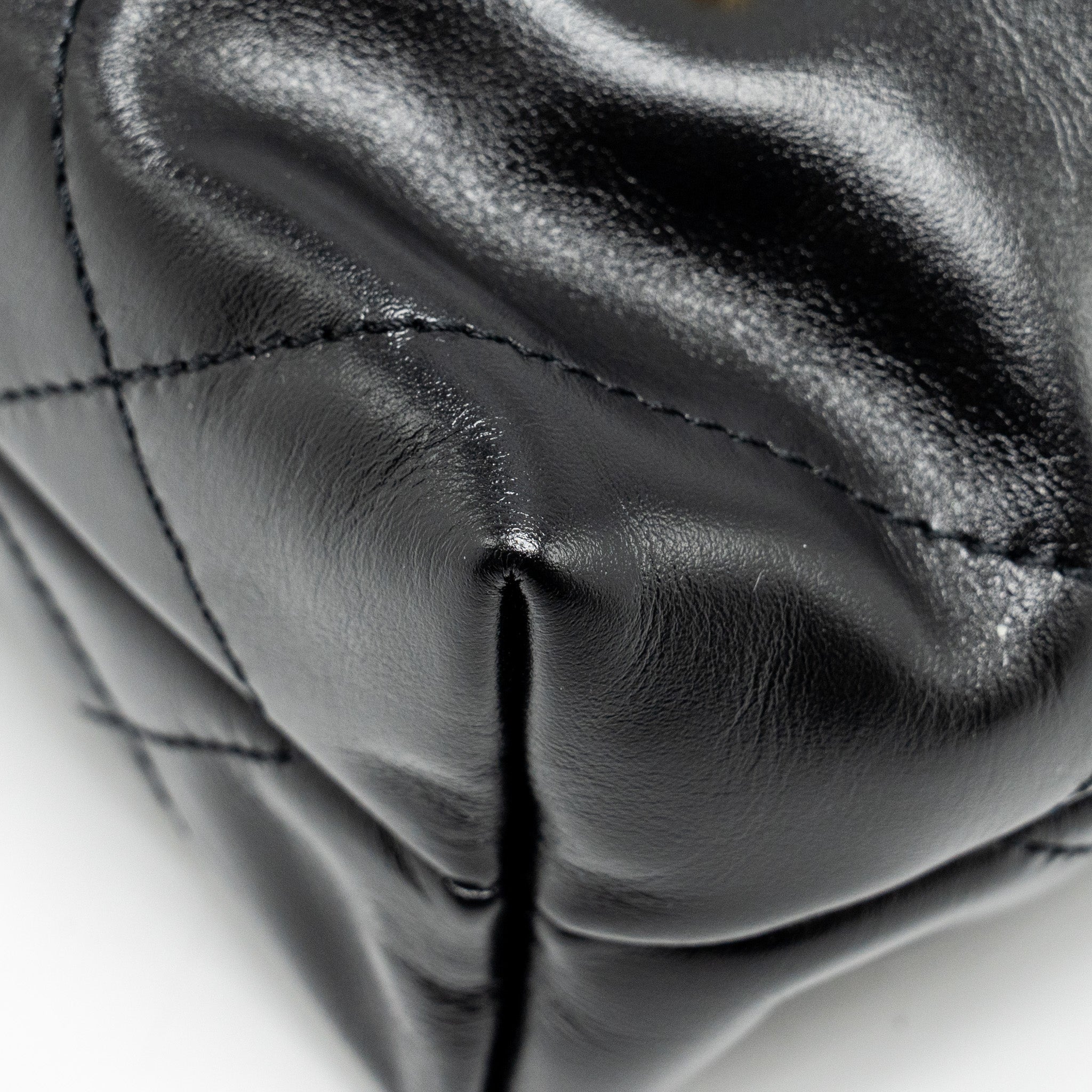CHANEL MINI 22 BAG SHINY CALFSKIN BLACK GHW (MICROCHIP)