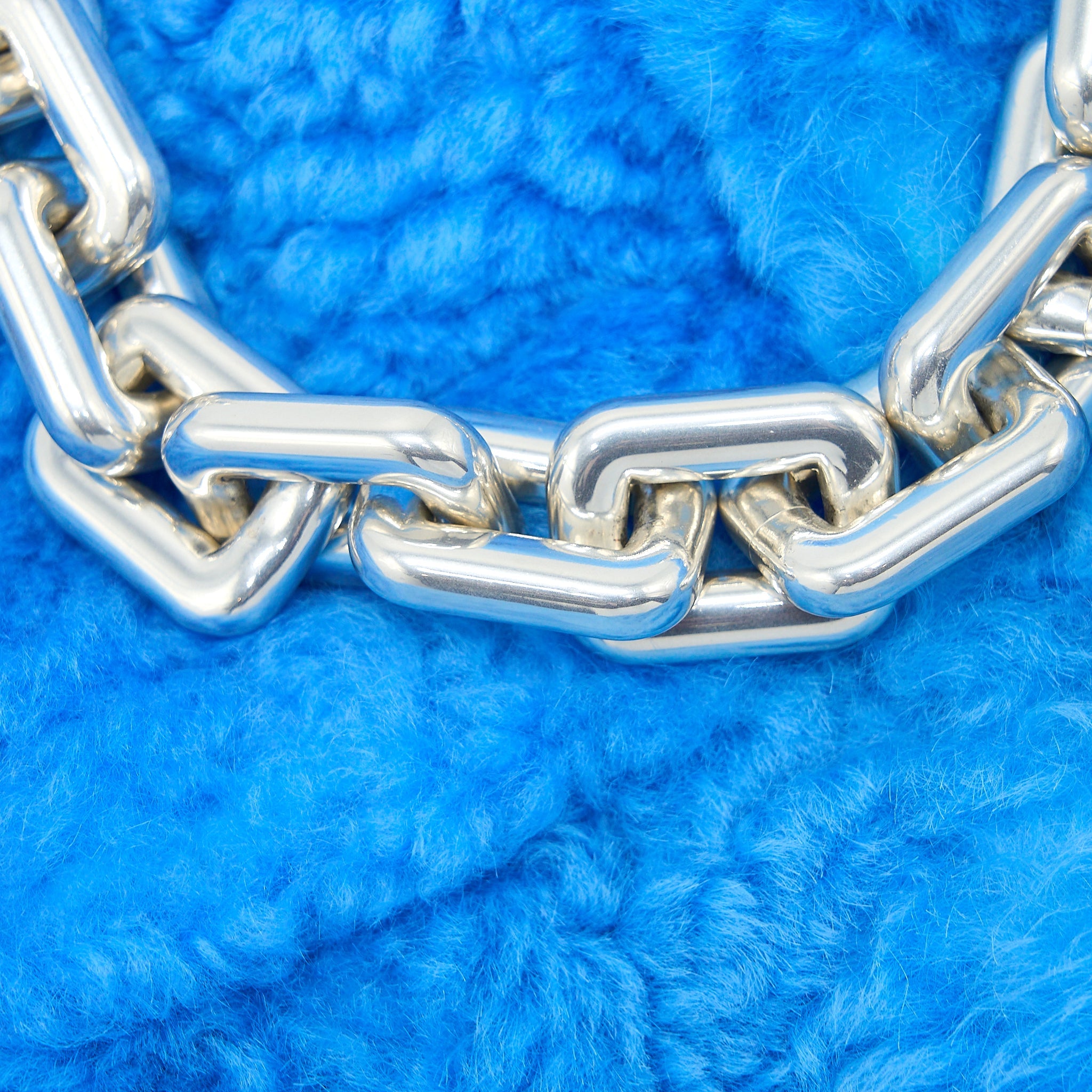 BOTTEGA VENETA FUR BAG WITH CHAIN SHEARLING/LAMBSKIN BLUE SHW