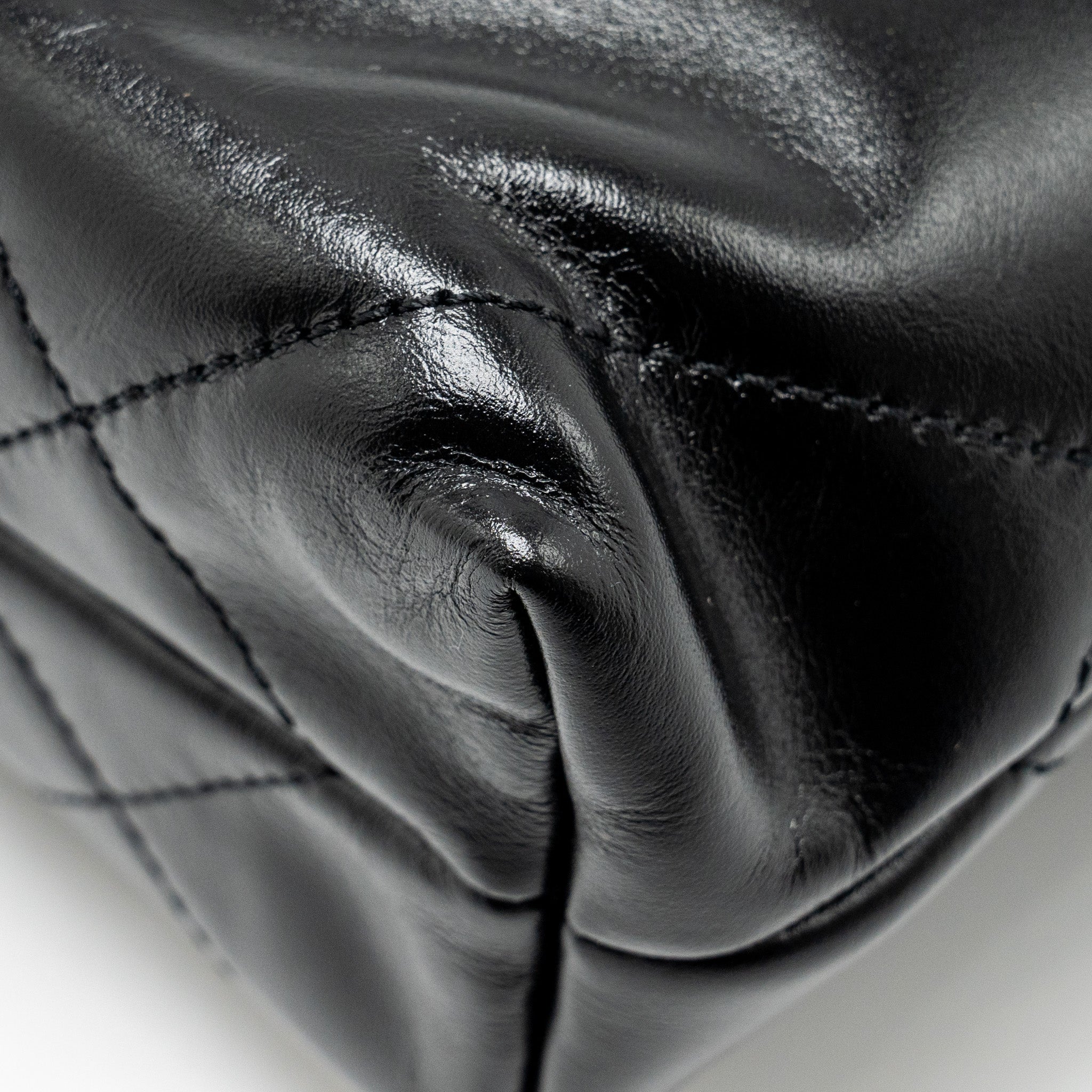 CHANEL MINI 22 BAG SHINY CALFSKIN BLACK GHW (MICROCHIP)