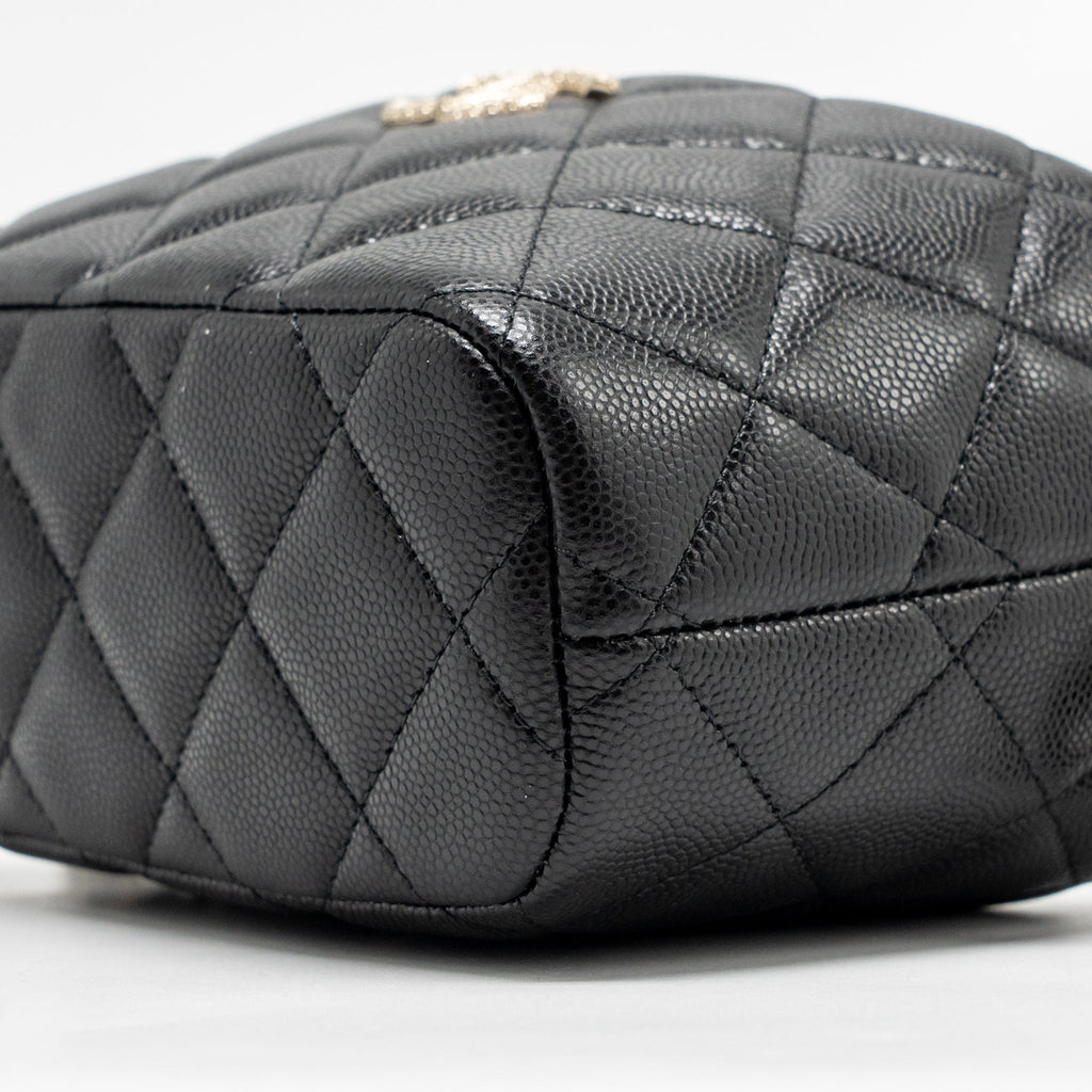 CHANEL 25C DETAIL CC LOGO QUILTED HOBO BAG CAVIAR BLACK LGHW (MICROCHIP)