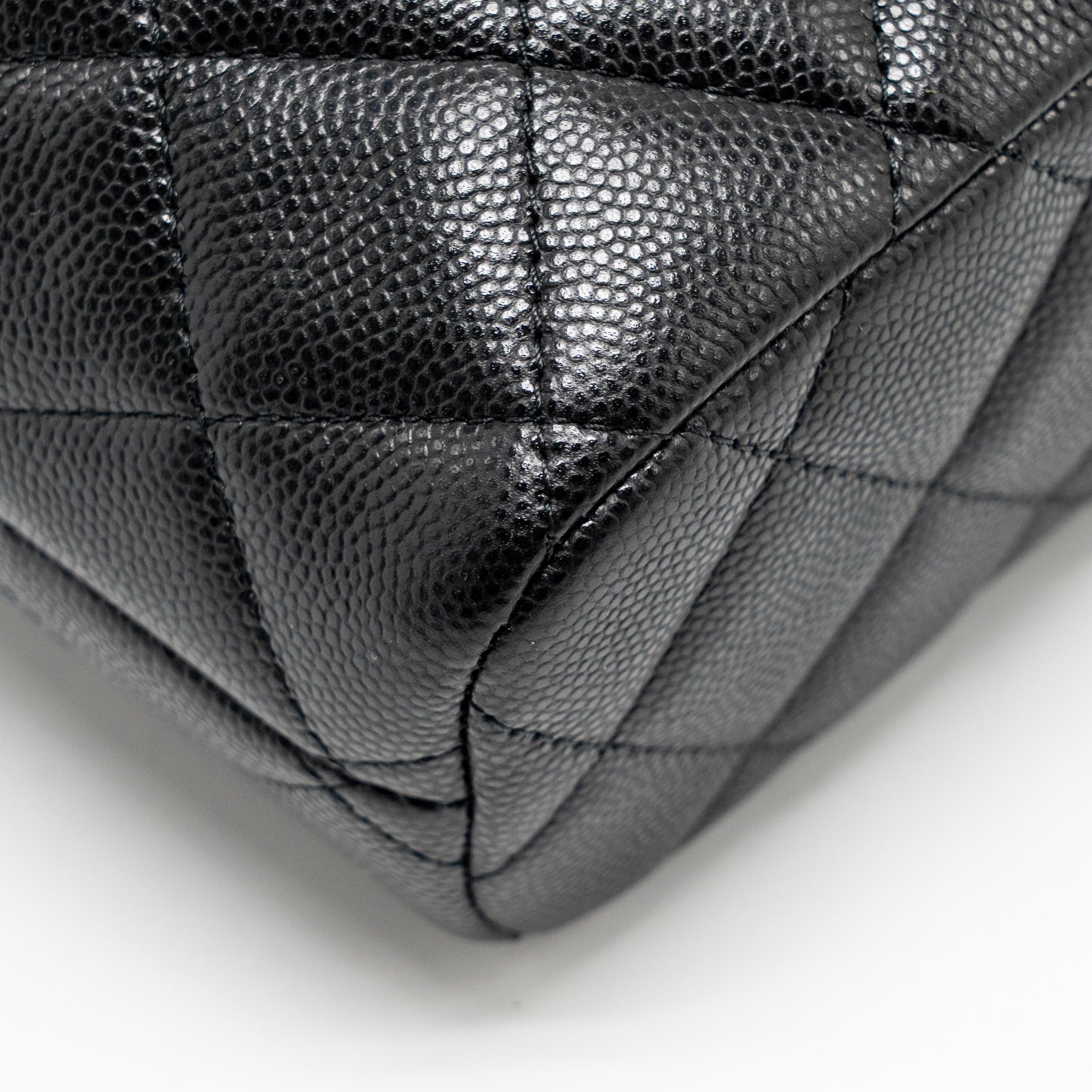 CHANEL 25C DETAIL CC LOGO QUILTED HOBO BAG CAVIAR BLACK LGHW (MICROCHIP)