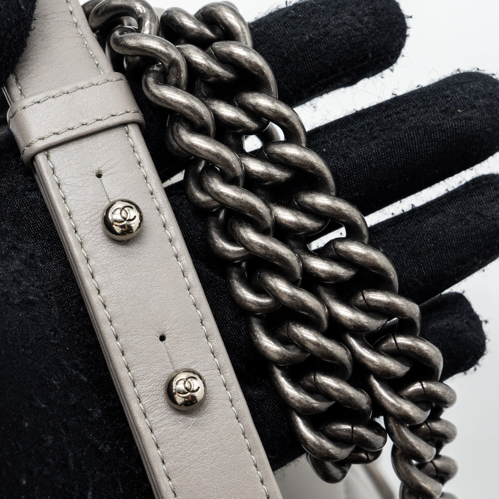 CHANEL MEDIUM BOY BAG CALFSKIN GREY RUTHENIUM SILVER HARDWARE