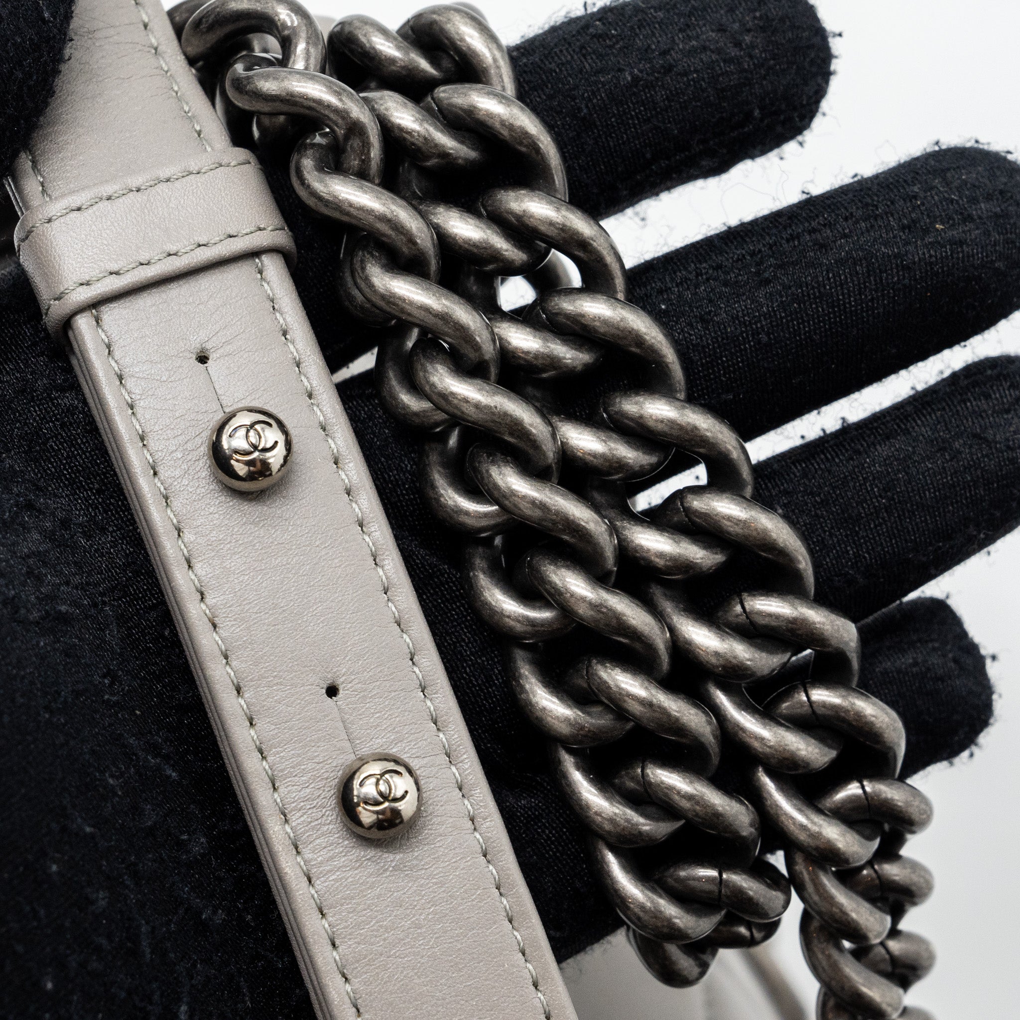 CHANEL MEDIUM BOY BAG CALFSKIN GREY RUTHENIUM SILVER HARDWARE