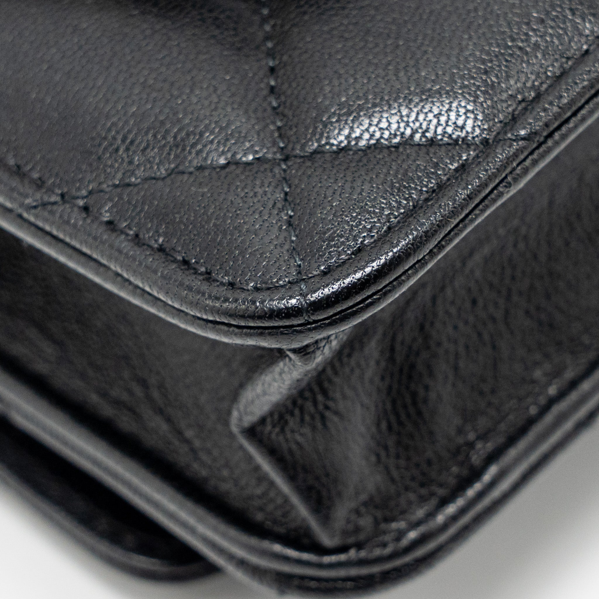 CHANEL DETAILED STRAP WALLET ON CHAIN LAMBSKIN BLACK WITH MULTICOLOUR HARDWARE (MICROCHIP)