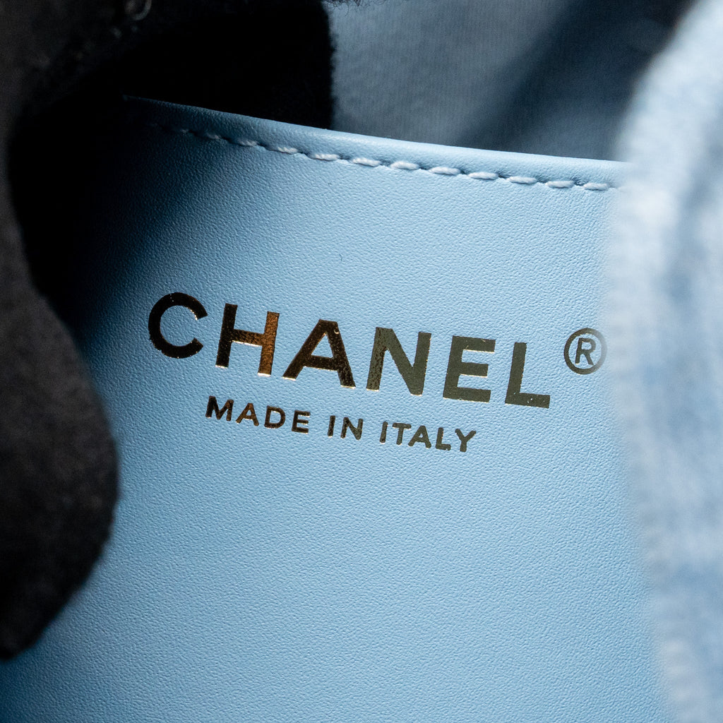 CHANEL 25 MEDIUM HANDBAG WASHED DENIM BLUE GHW (MICROCHIP)