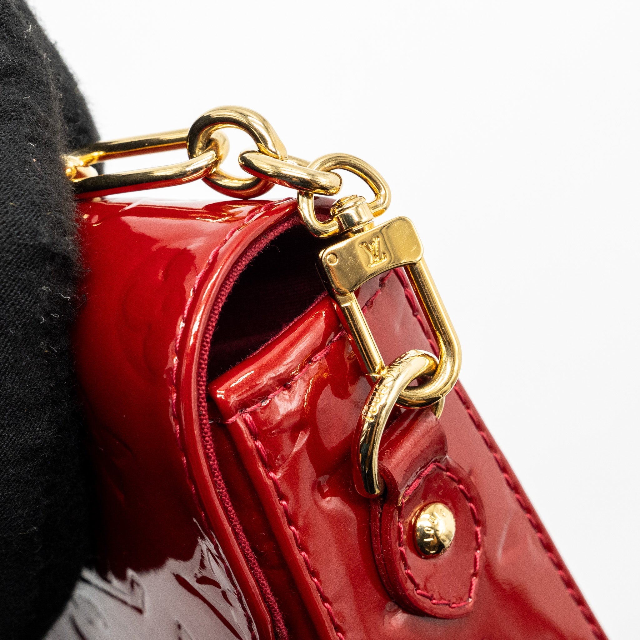 LOUIS VUITTON FLAP SHOULDER EVENING BAG PATENT LEATHER RED GHW