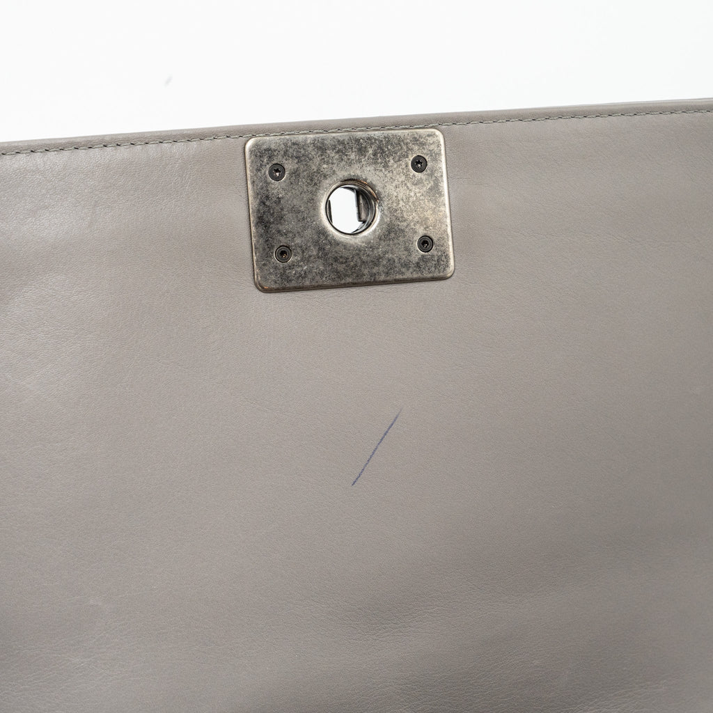 CHANEL MEDIUM BOY BAG CALFSKIN GREY RUTHENIUM SILVER HARDWARE