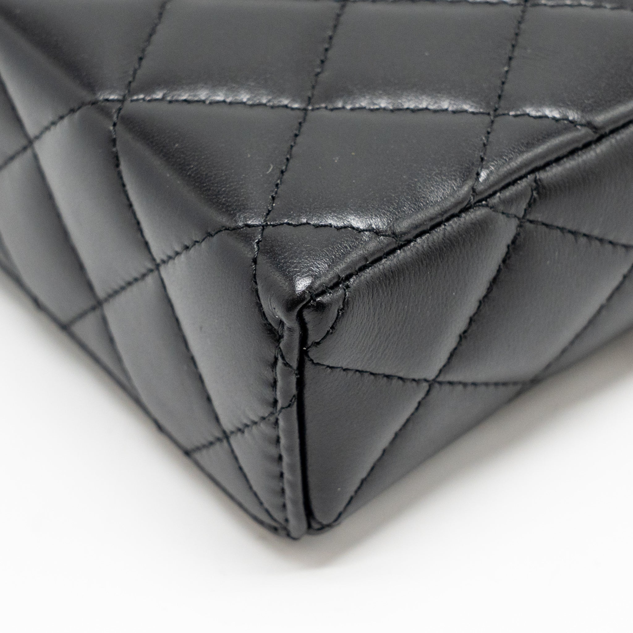 CHANEL 25B CC TOP HANDLE VANITY WITH CHAIN LAMBSKIN BLACK LGHW (MICROCHIP)