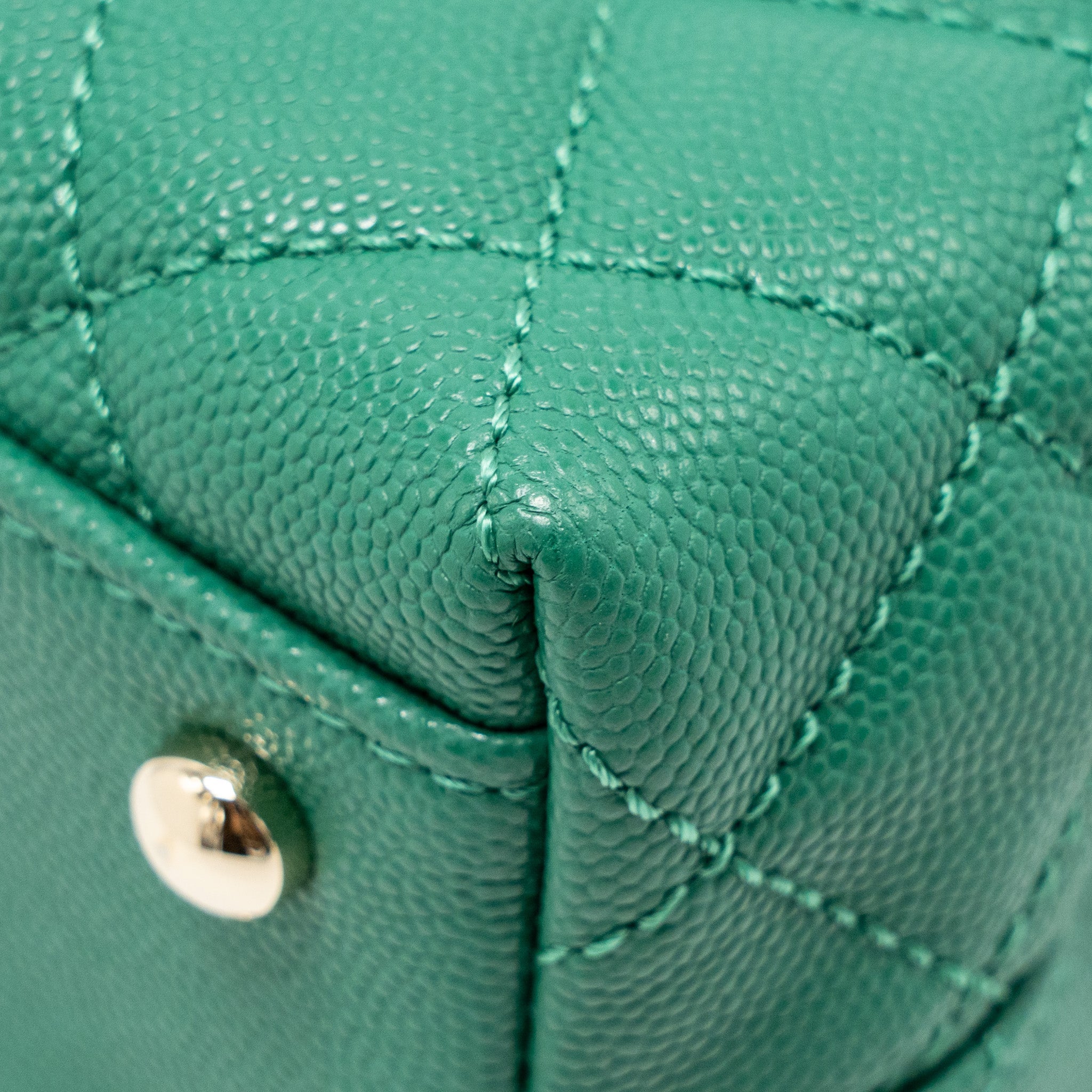 CHANEL SMALL COCO HANDLE CAVIAR GREEN LGHW (MICROCHIP)