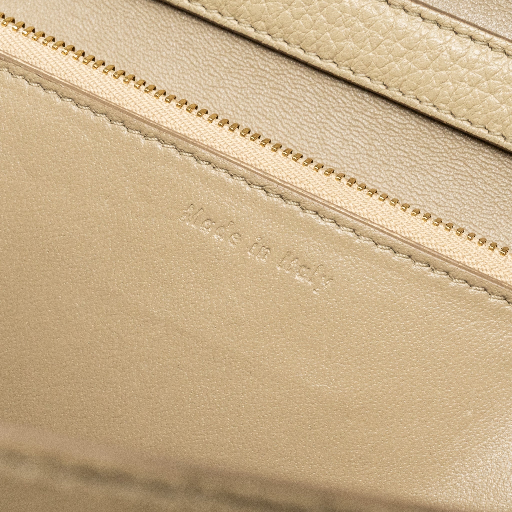 CELINE MEDIUM CLASSIC BOX BAG GOATSKIN BEIGE GHW