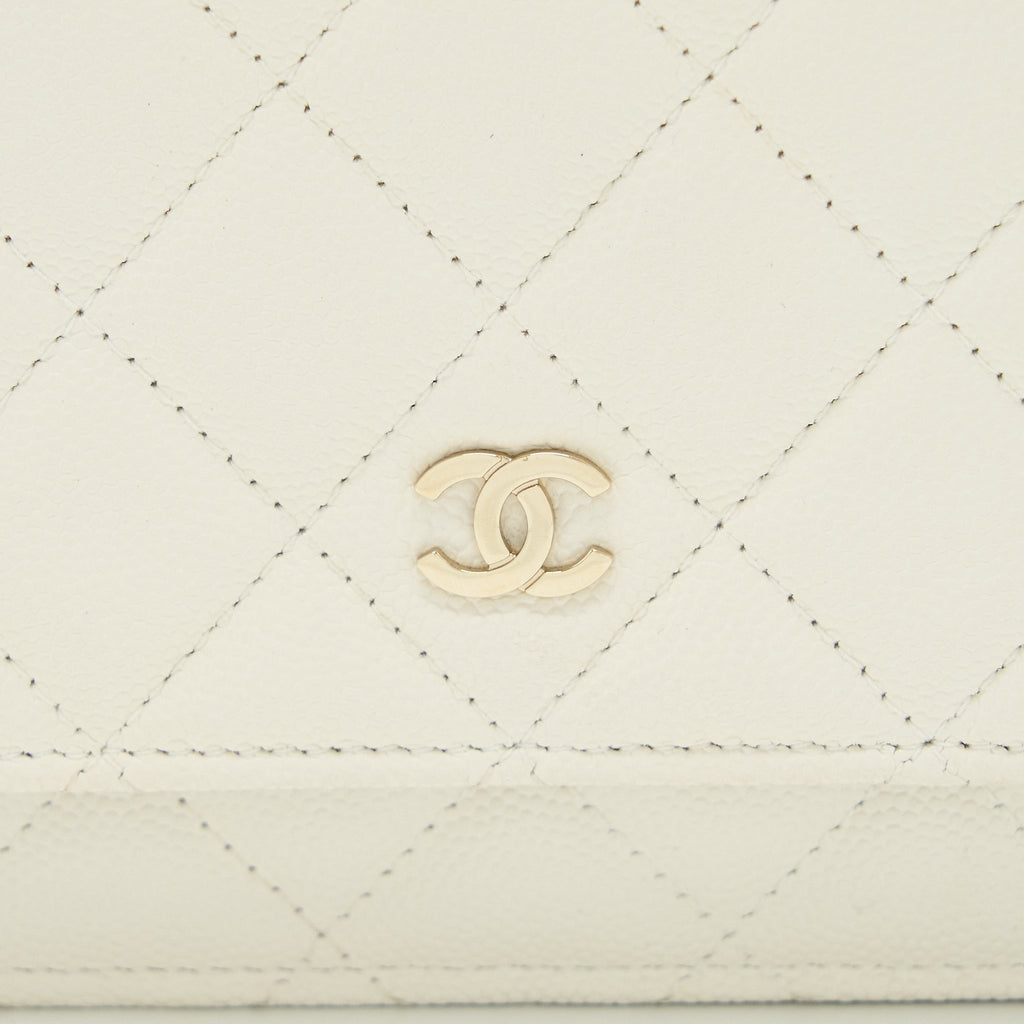 CHANEL CLASSIC WALLET ON CHAIN CAVIAR WHITE LGHW (MICROCHIP)