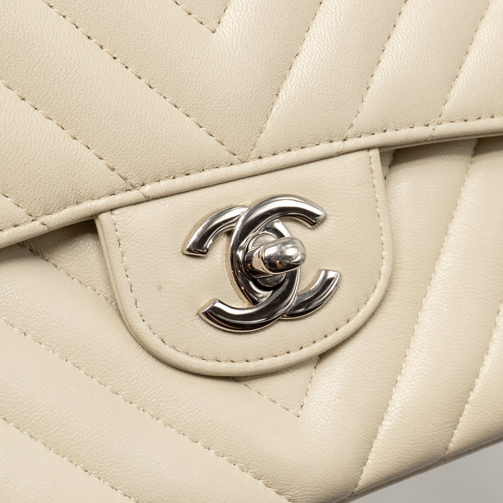 CHANEL SMALL CLASSIC DOUBLE FLAP BAG CHEVRON LAMBSKIN CREAM SHW