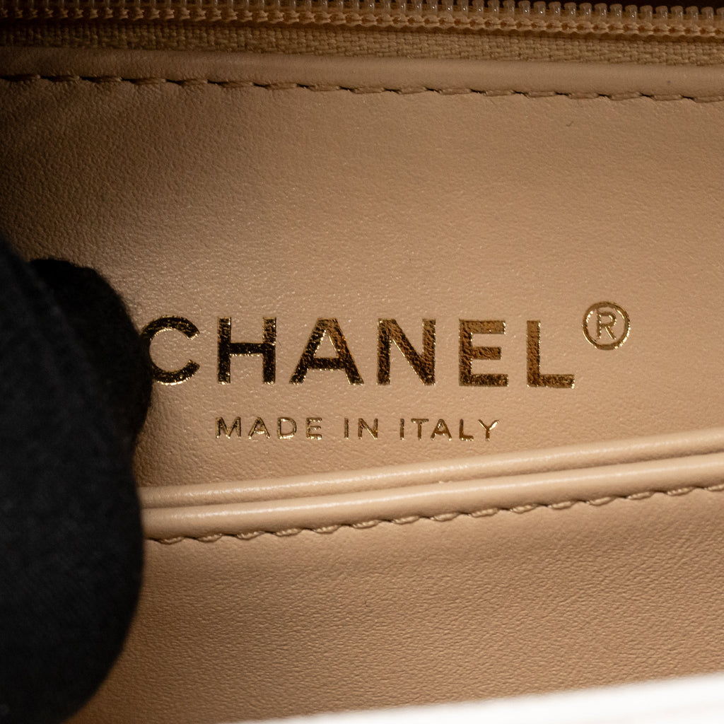 CHANEL SMALL COCO HANDLE CAVIAR WHITE LGHW (MICROCHIP)
