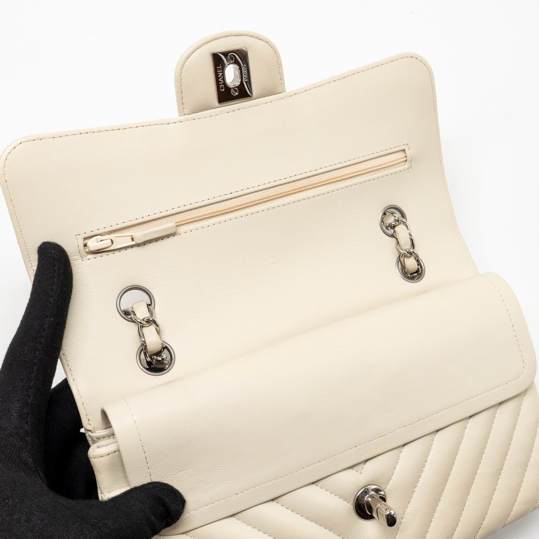 CHANEL SMALL CLASSIC DOUBLE FLAP BAG CHEVRON LAMBSKIN CREAM SHW