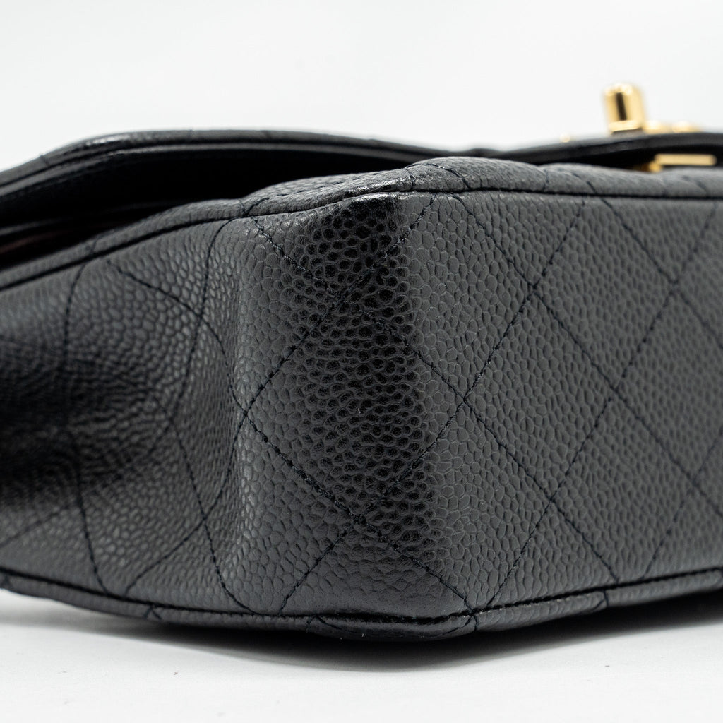 CHANEL MEDIUM CLASSIC DOUBLE FLAP BAG CAVIAR BLACK GHW