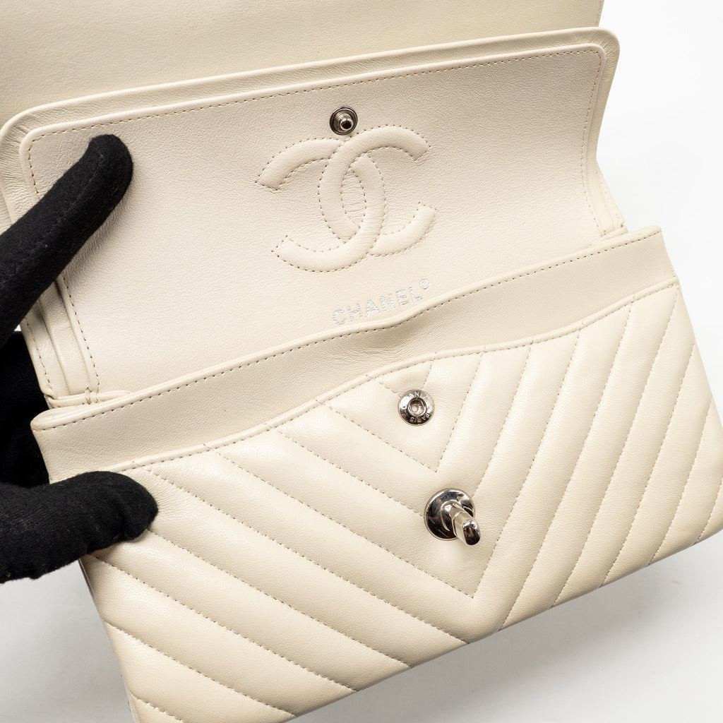 CHANEL SMALL CLASSIC DOUBLE FLAP BAG CHEVRON LAMBSKIN CREAM SHW