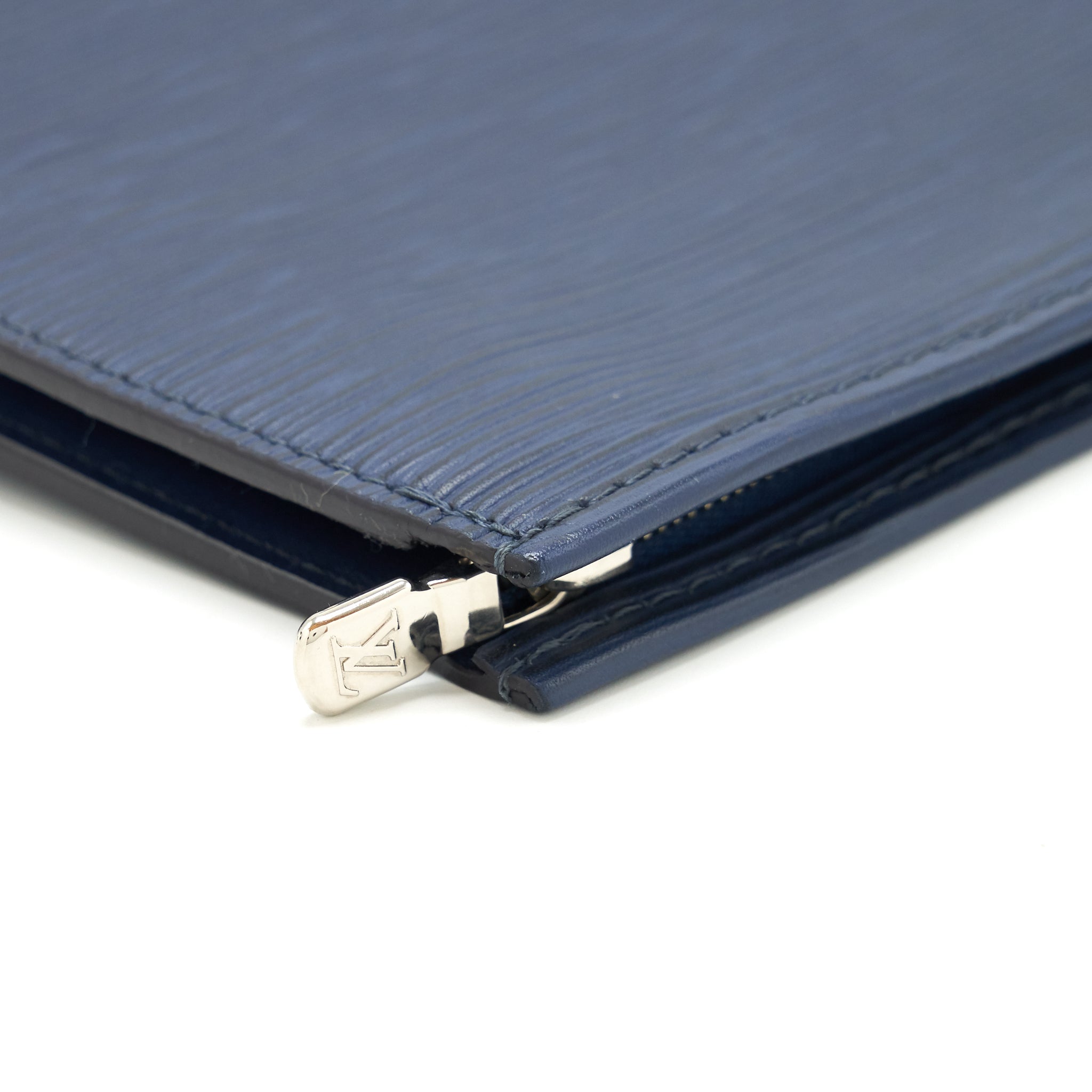 LOUIS VUITTON TOILETRY EPI NAVY