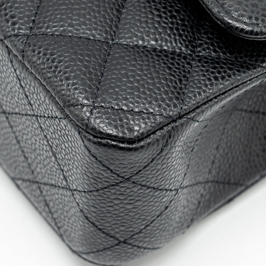 CHANEL MEDIUM CLASSIC DOUBLE FLAP BAG CAVIAR BLACK GHW