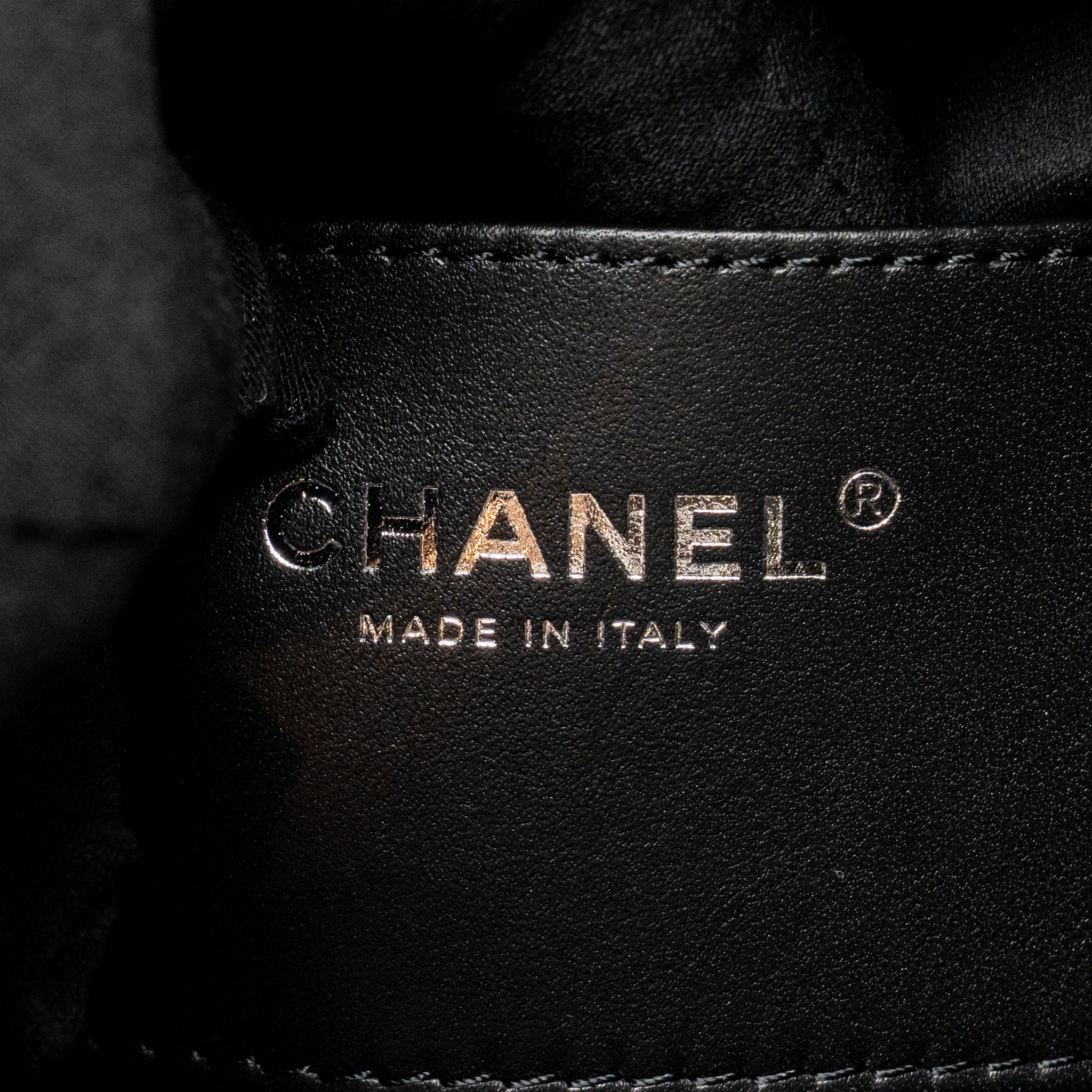 CHANEL SMALL 25 BAG CRUMPLED SHINY CALFSKIN BLACK MULTICOLOUR HARDWARE (MICROCHIP) (Copy)