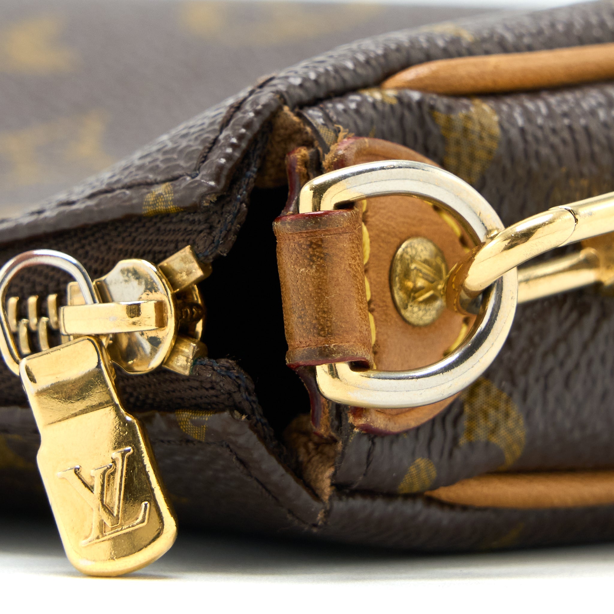 LOUIS VUITTON EVA POCHETTE BAG MONOGRAM CANVAS GHW