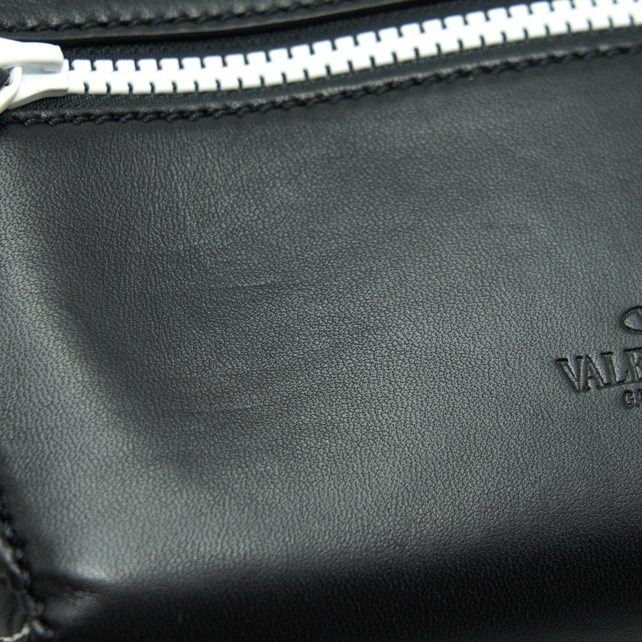 VALENTINO ROCKSTUD BELT BAG BLACK