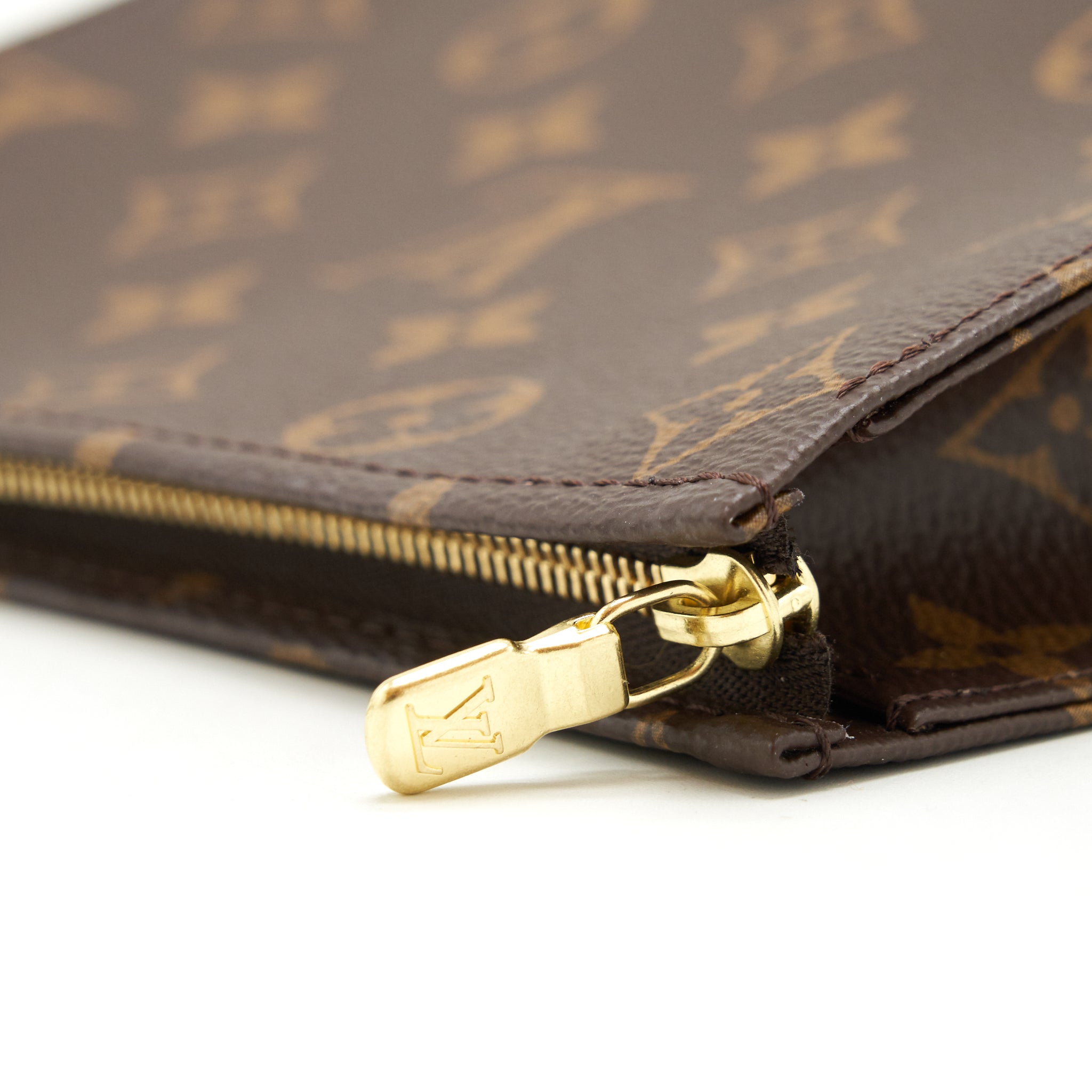 LOUIS VUITTON TOILETRY POCHETTE 19 MONOGRAM