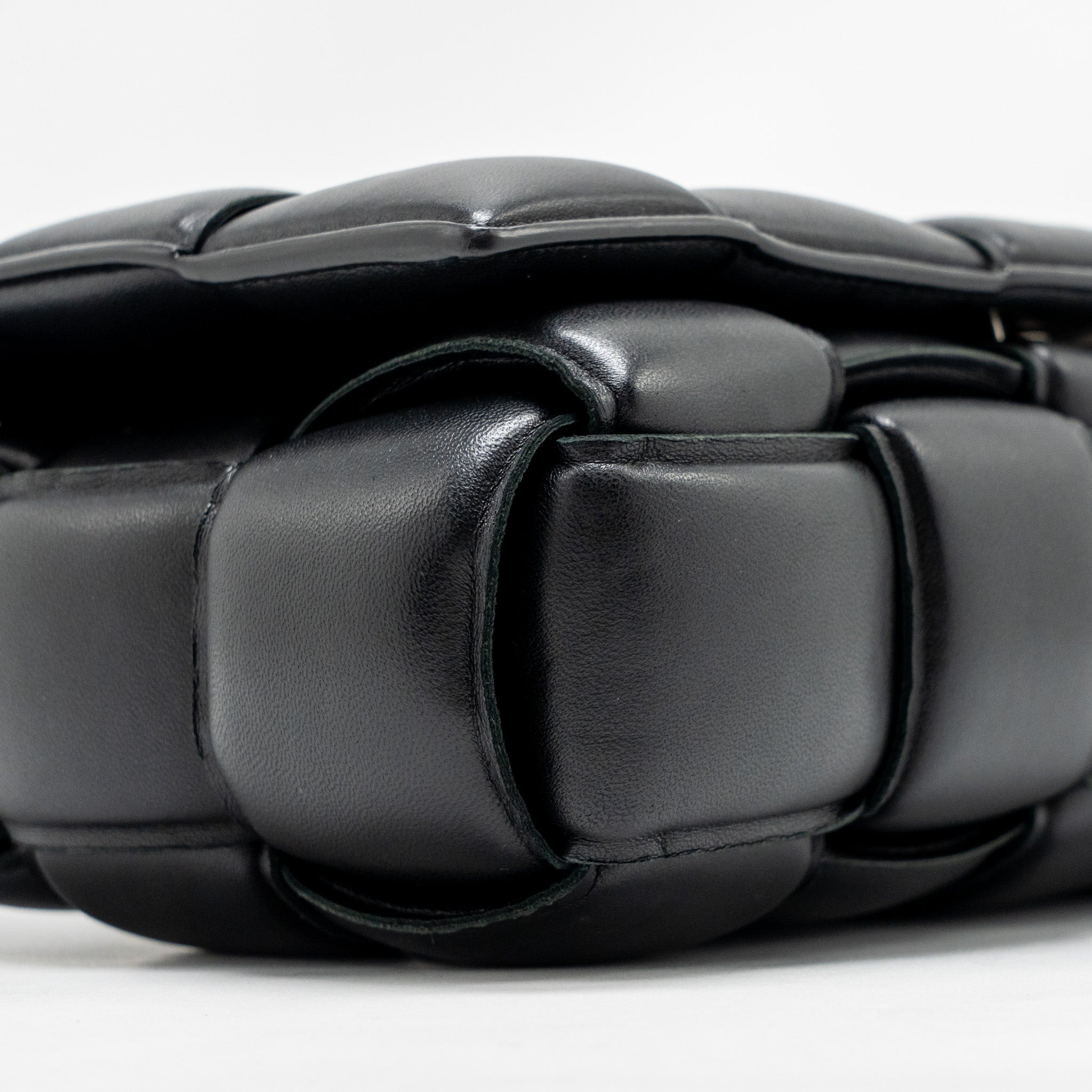 BOTTEGA VENETA PADDED CASSETTE LAMBSKIN BLACK SHW