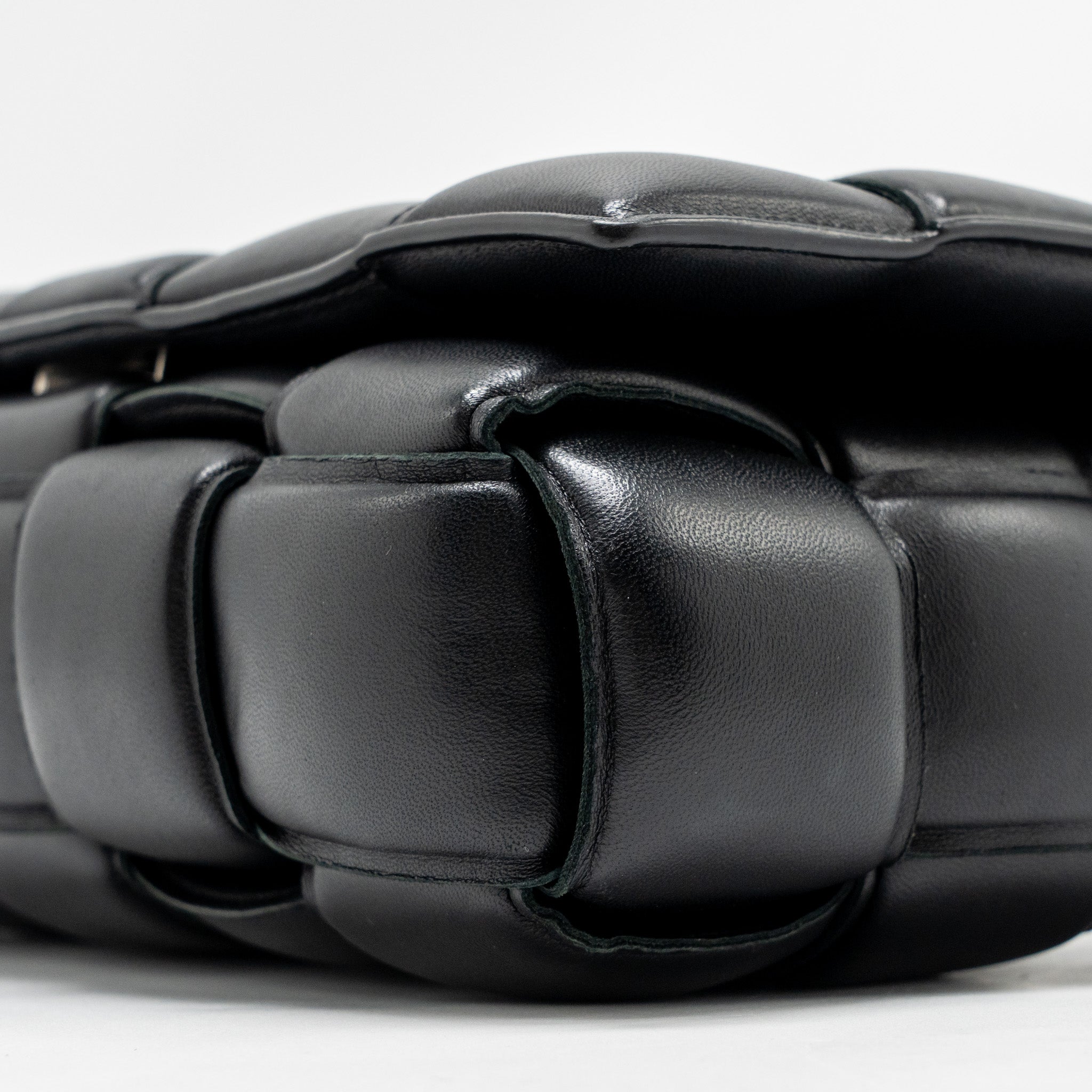 BOTTEGA VENETA PADDED CASSETTE LAMBSKIN BLACK SHW