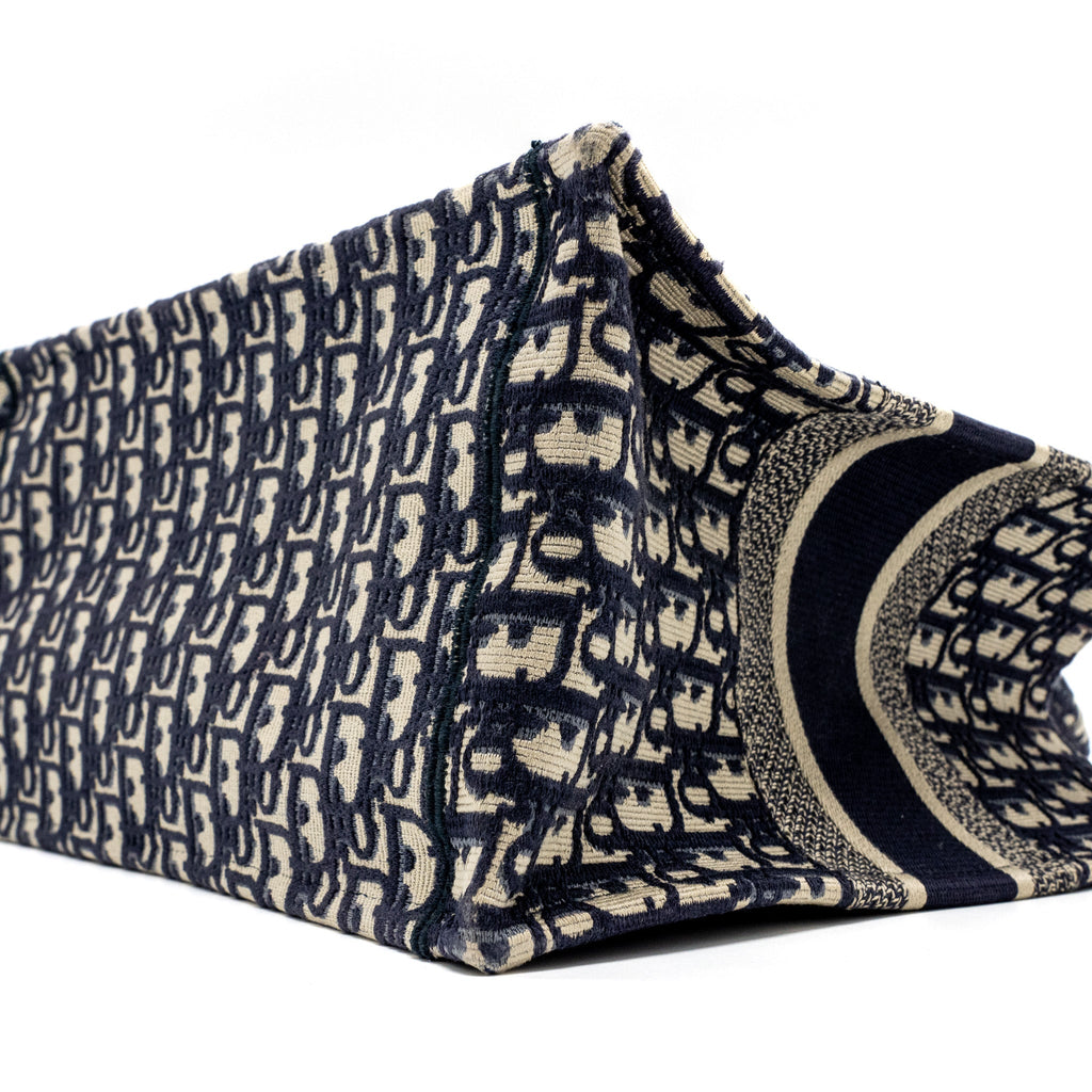 DIOR MEDIUM BOOK TOTE BLUE OBLIQUE EMBOIDERY