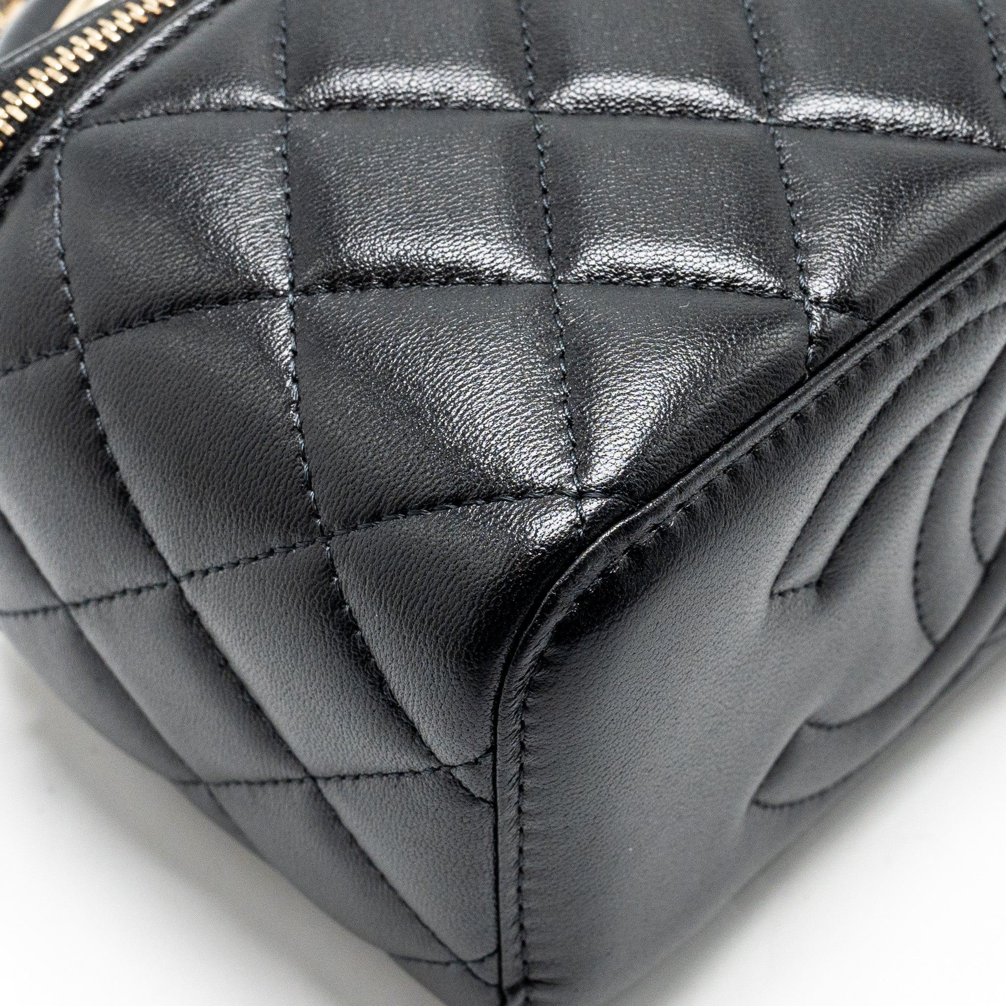 CHANEL TOP HANDLE LONG VANITY CASE LAMBSKIN BLACK LGHW (MICROCHIP)